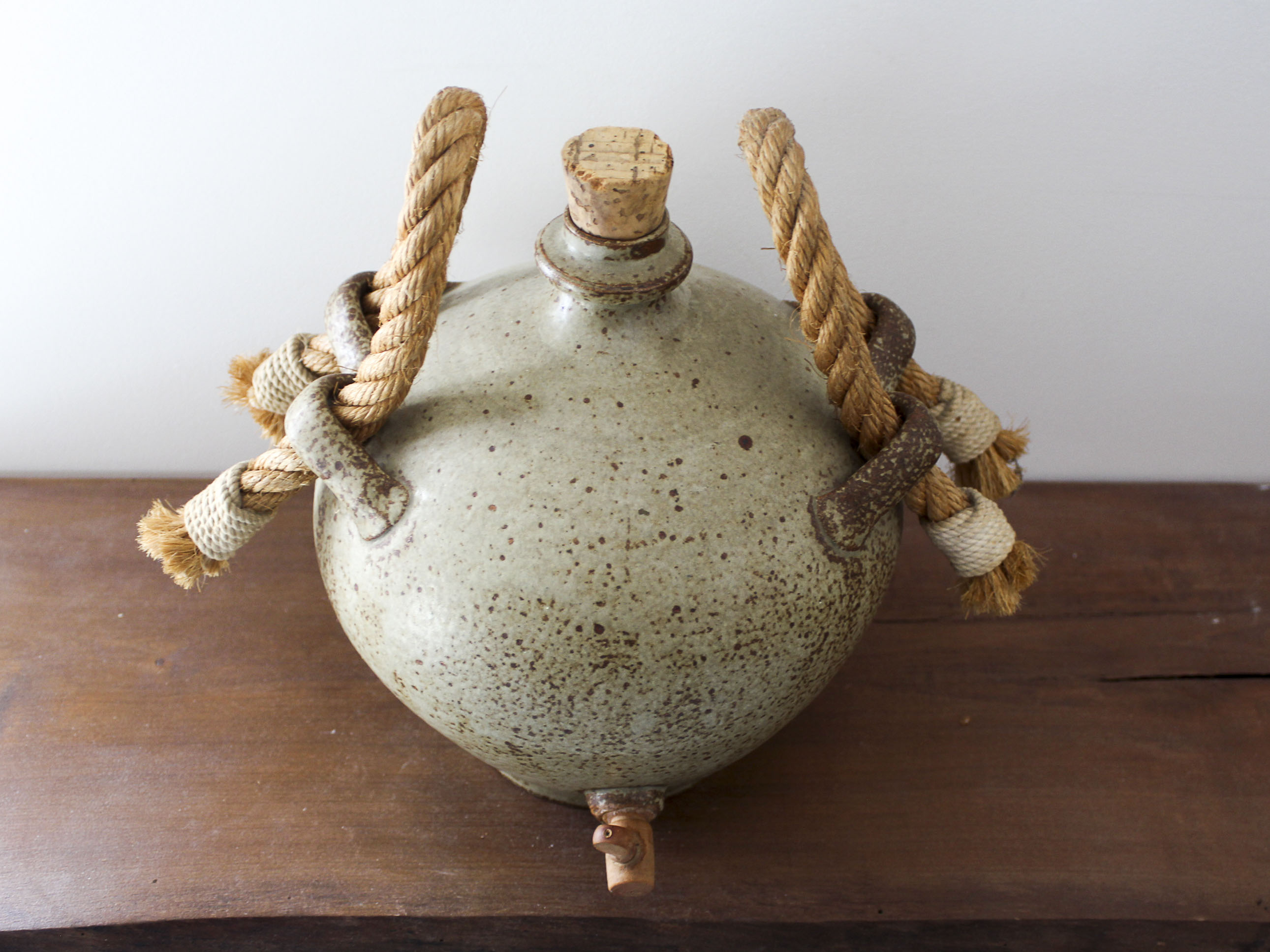 Keraluc stoneware vine