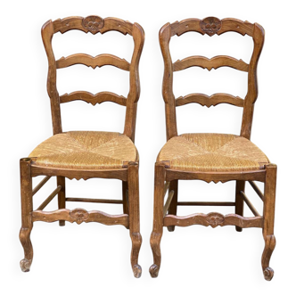 2 chaises bois massif et paillées style Louis XV sculpture coquille