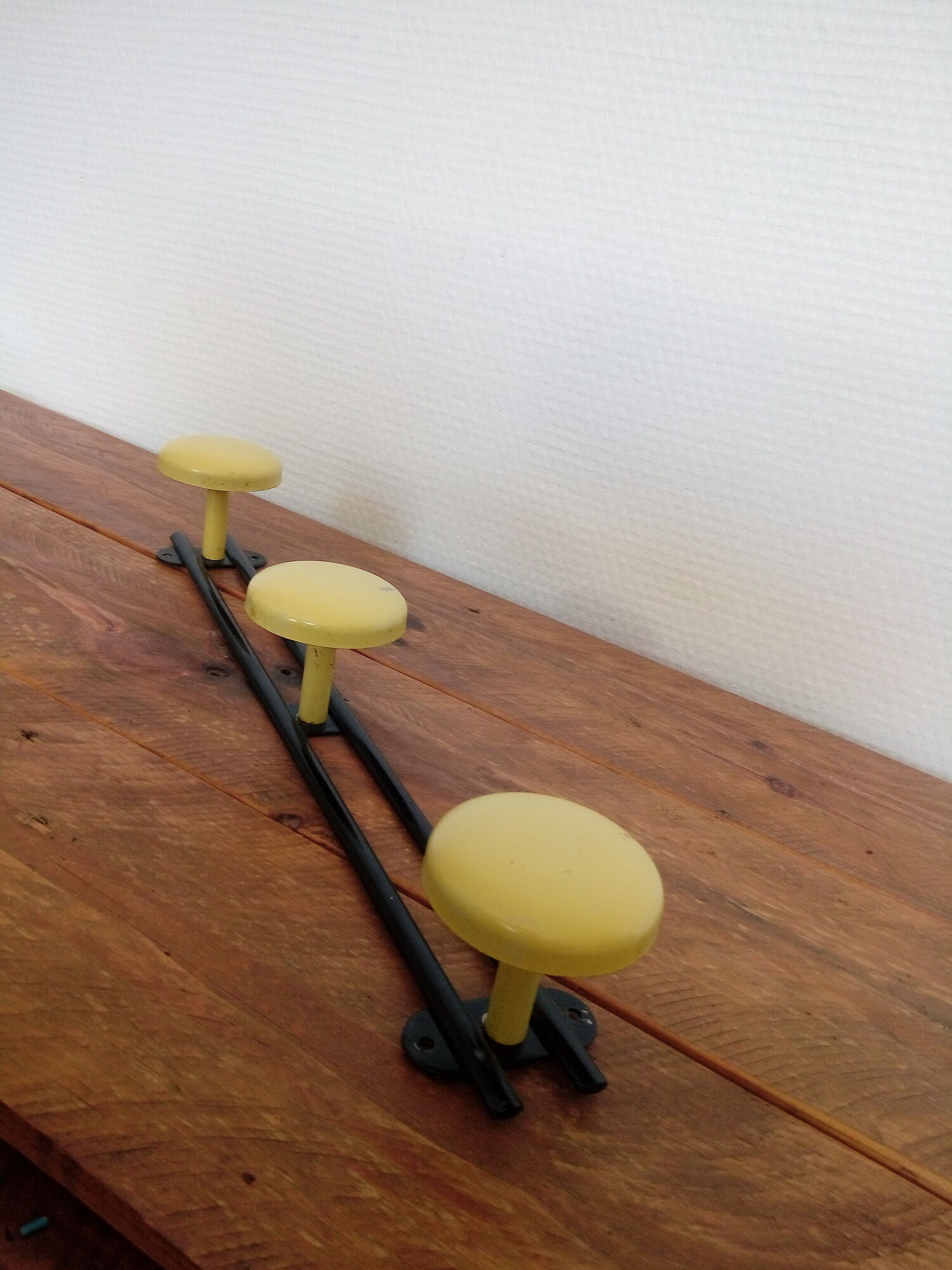 Wall coat hanger-3 metal hooks-Black & Yellow-years 50 rockabilly-vintage French