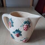 Pitcher of Digoin grape clusters