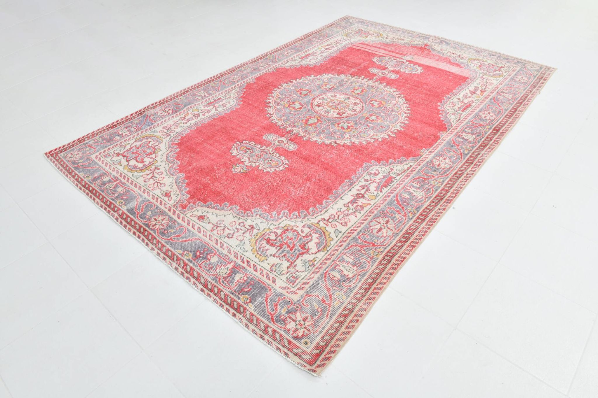 Red & Cream Classic Turkish Vintage Rug, 205x310Cm