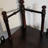 Étagère de coin en bois