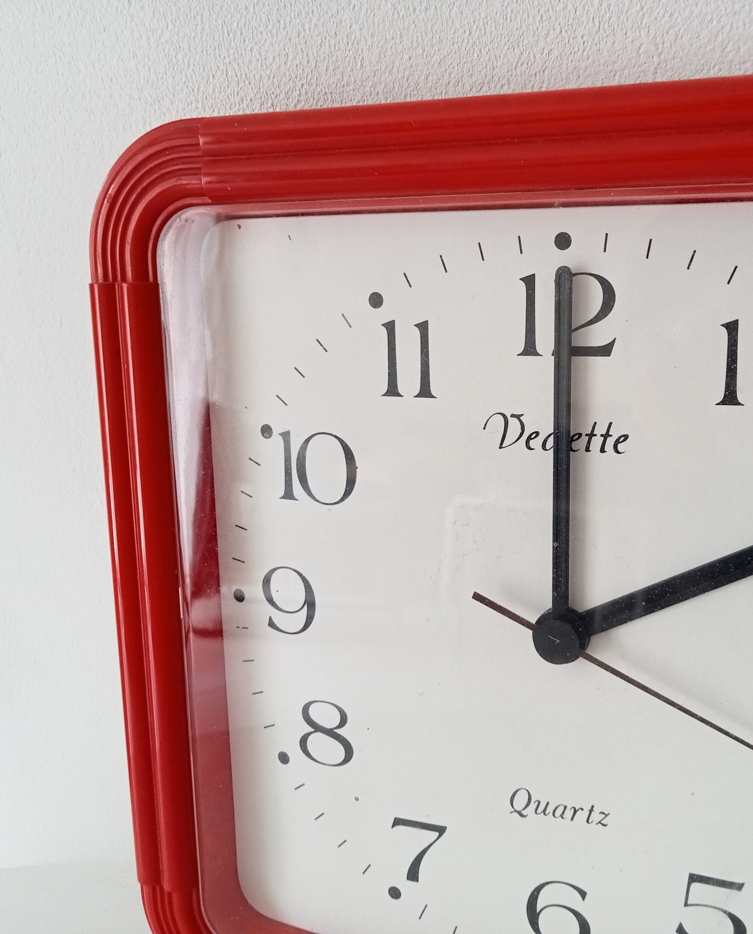 Vintage wall clock Featured 70s/80s