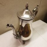 Silver metal pourer