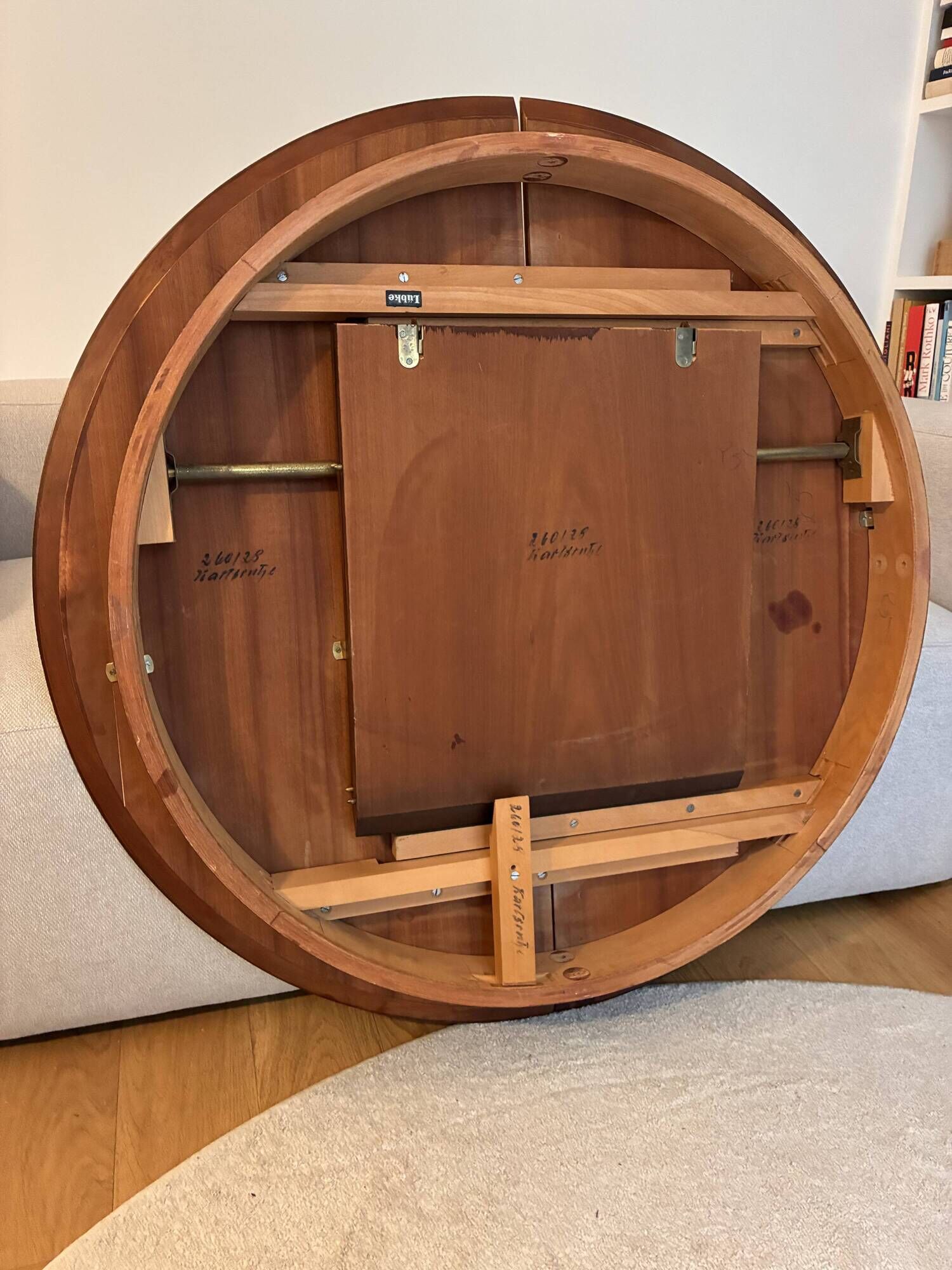 Round dining table Lubke in rosewood from the 1960s.