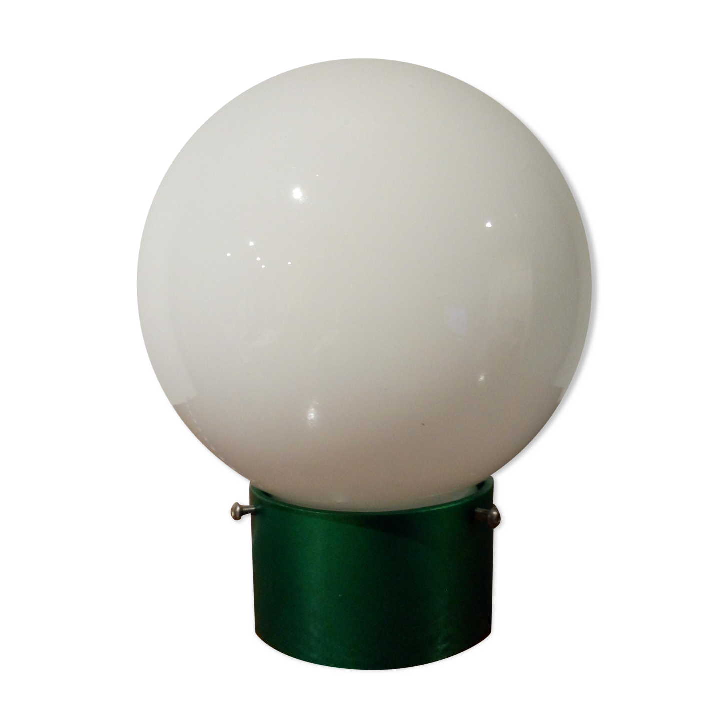 Opaline globe-laying lamp