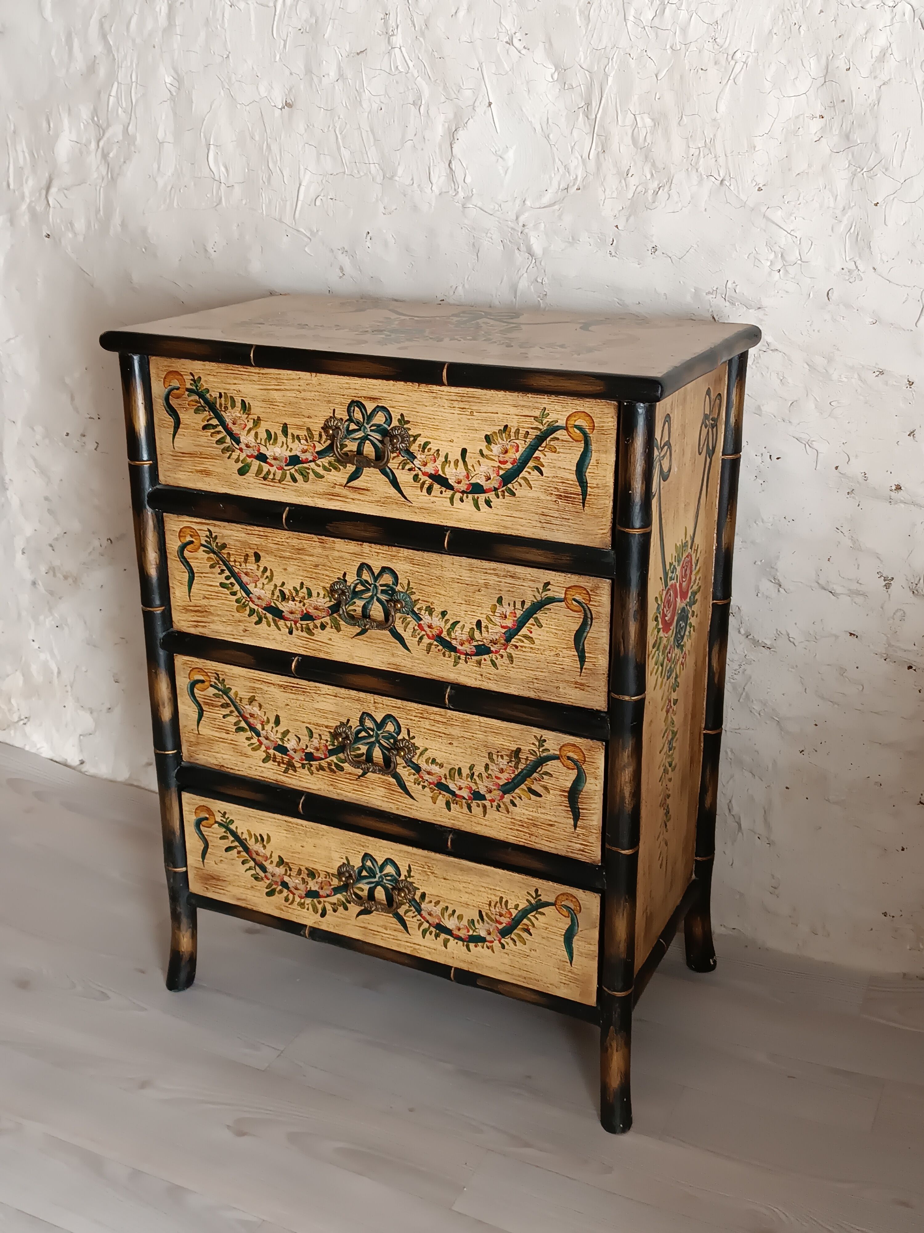 Venetian-style painted wood and bamboo chest of drawers
