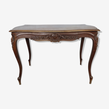 Louis XV Rocaille-style walnut desk