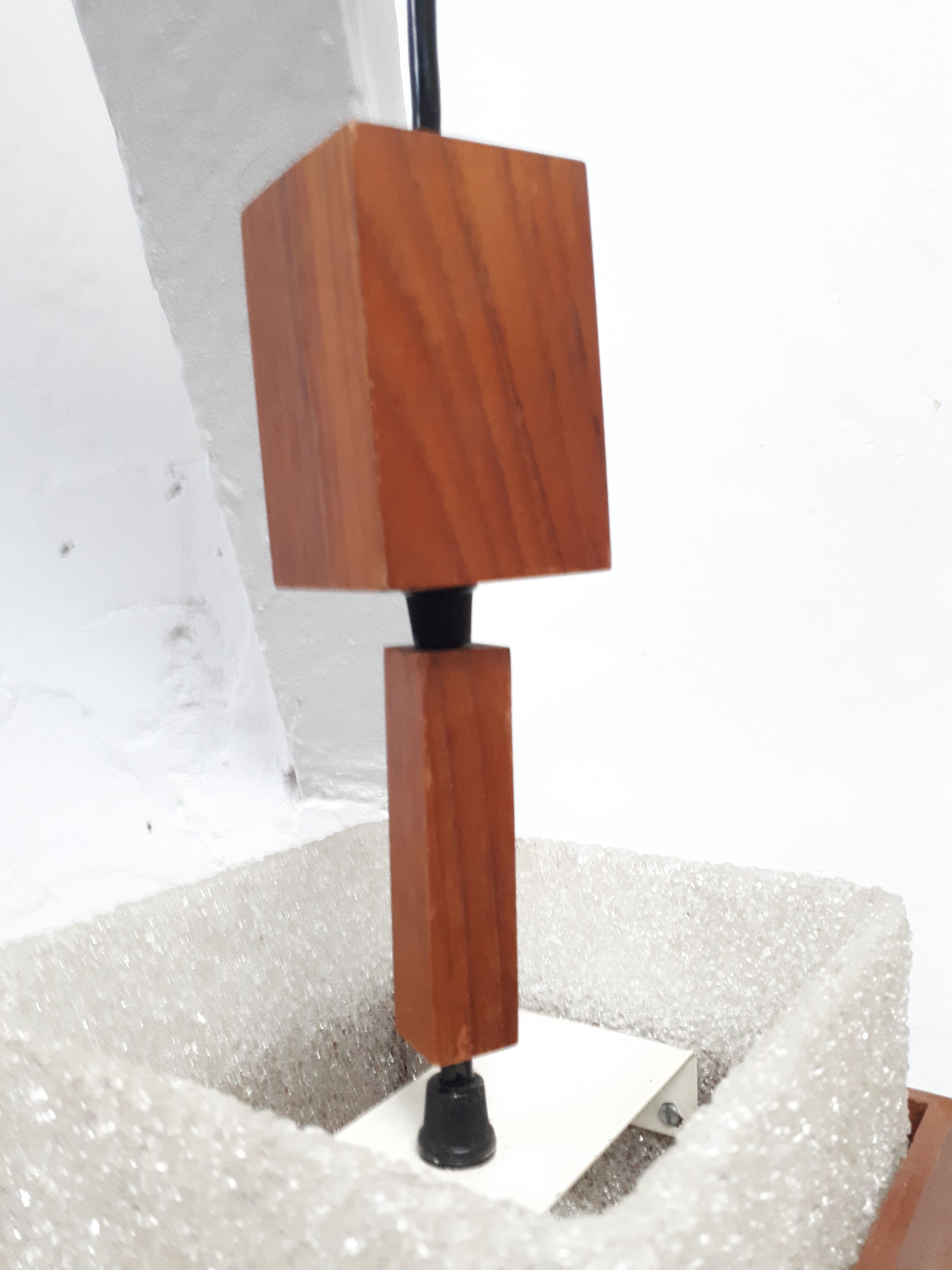 Lampe suspension bois teck et plexis vintage 1970