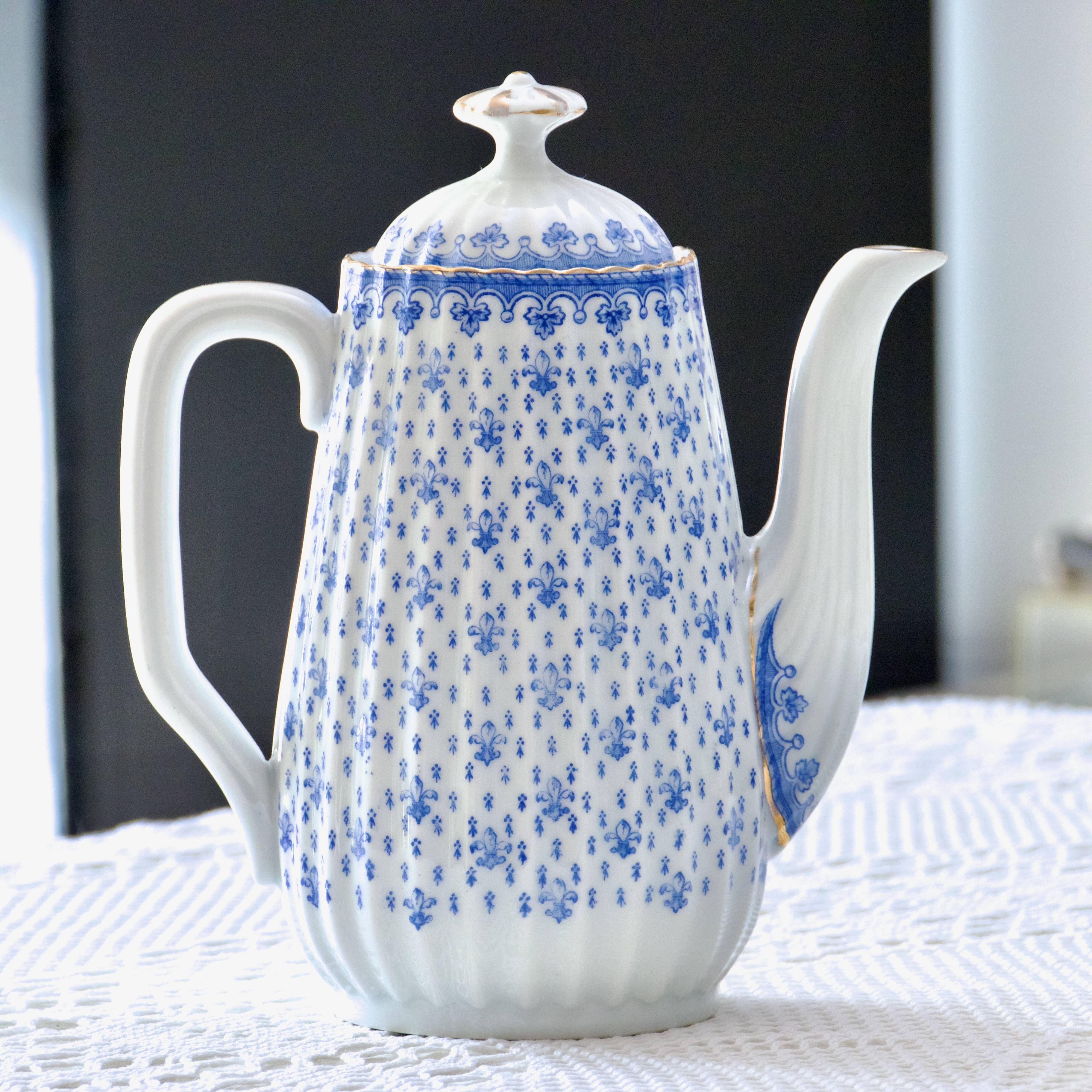 Large 1909 Oscar Shaller Fleur de Lys Porcelain Coffee Pot