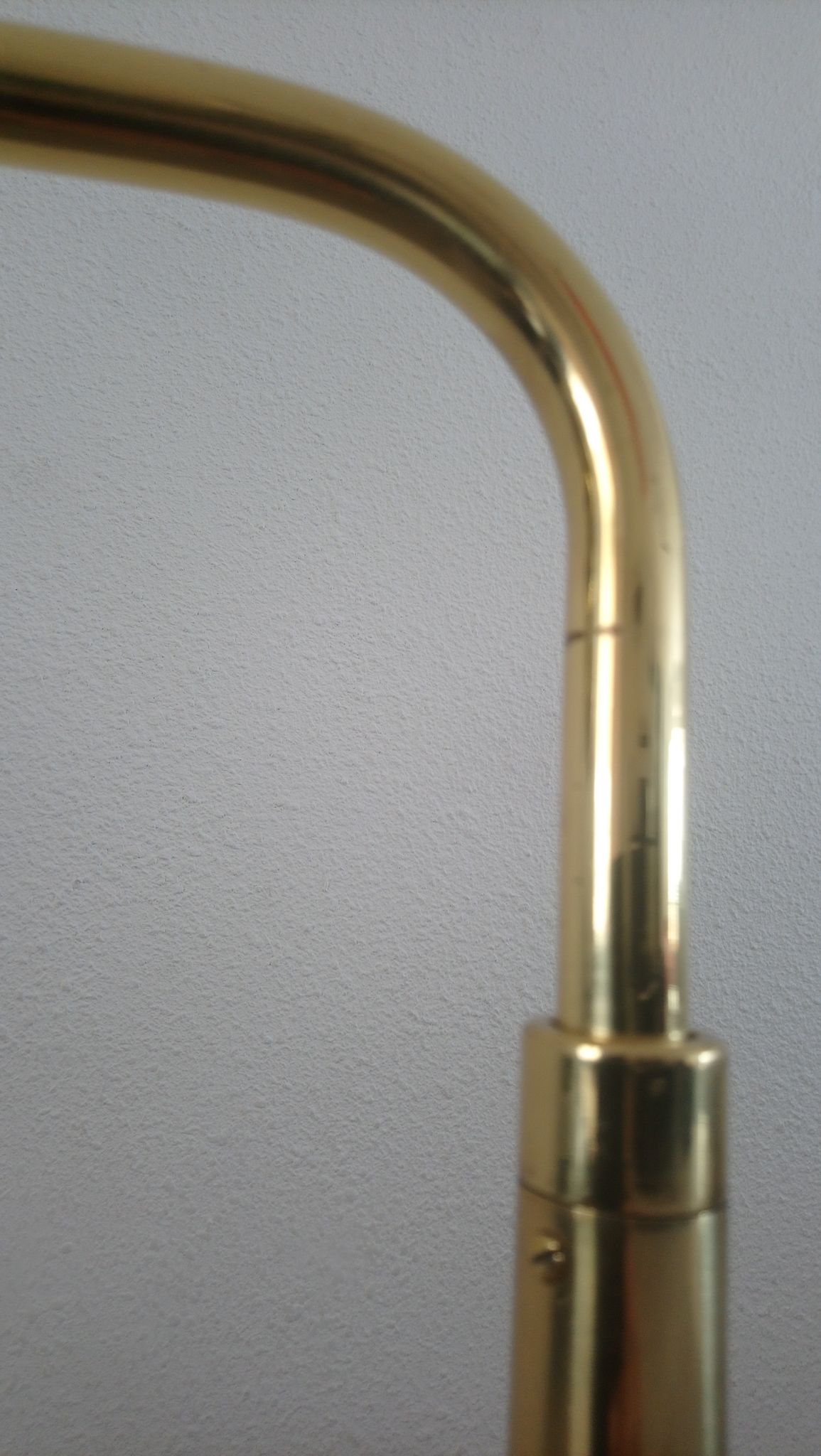 Lampadaire Métalarte en métal doré années 80