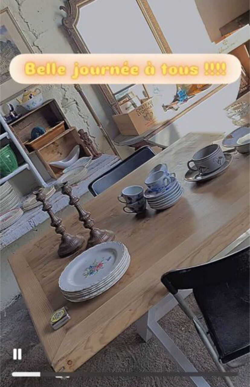 Dining table for 6-8 people