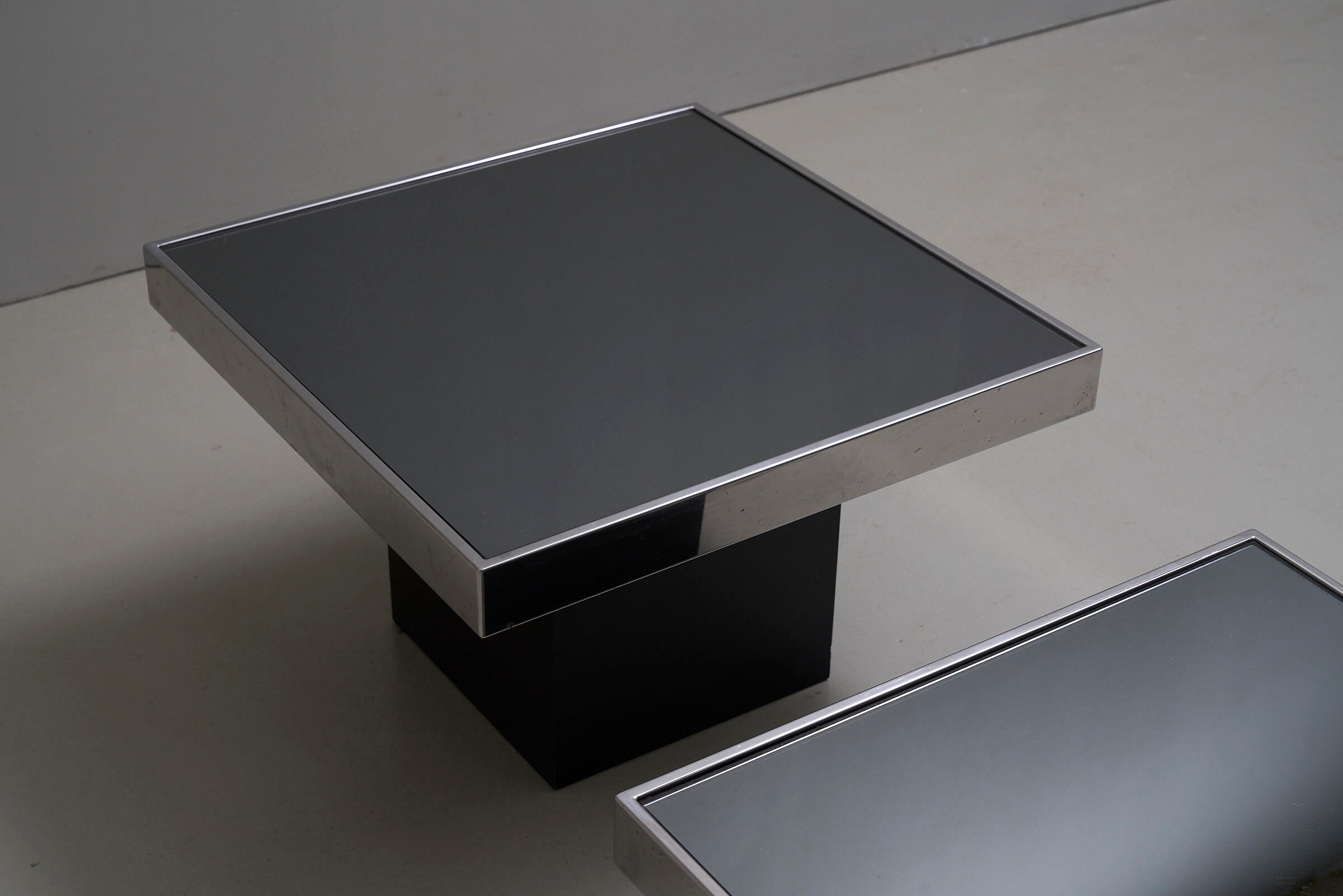 Set of 3 low tables in black mirror Cidue