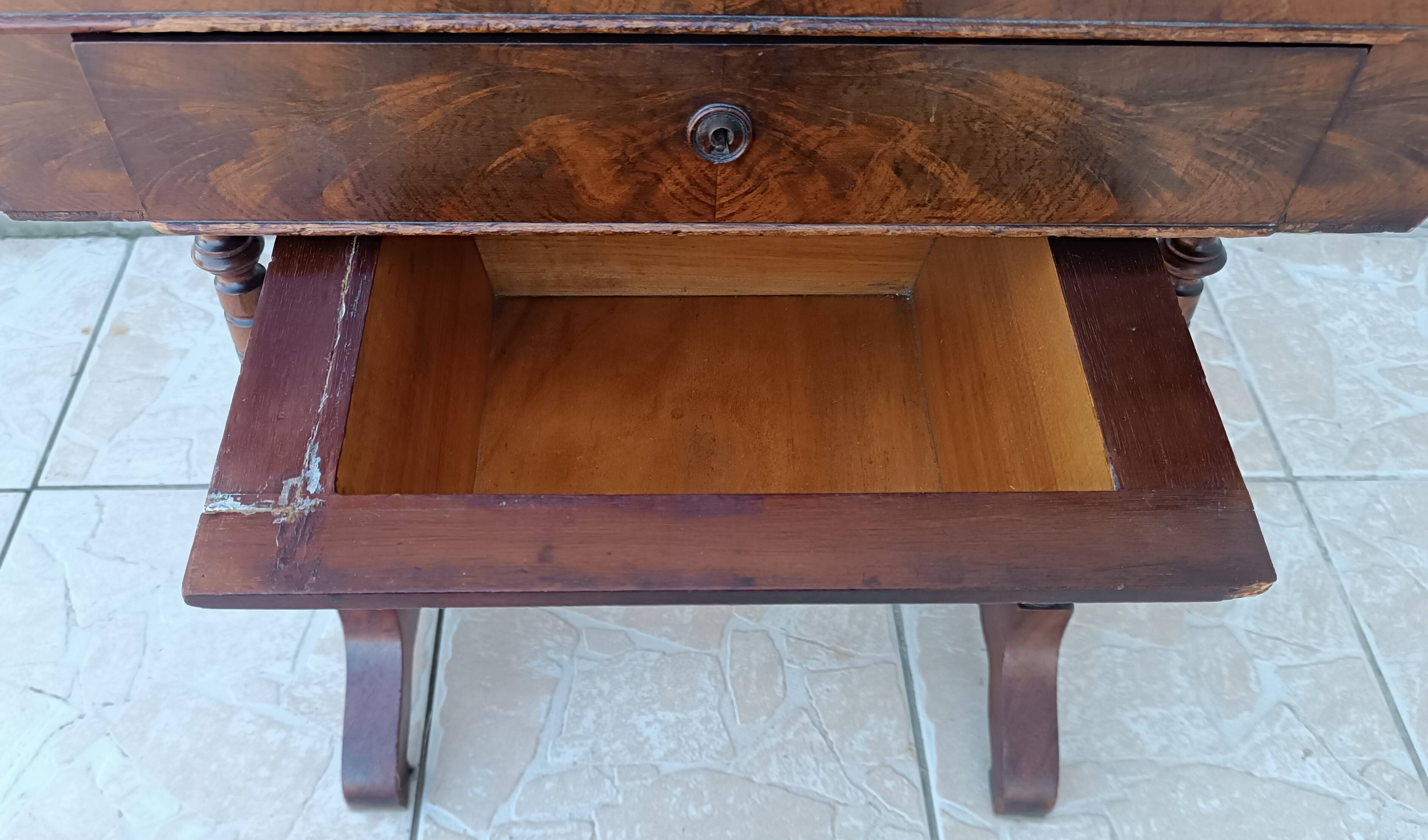 Travailleuse Louis Philippe en acajou