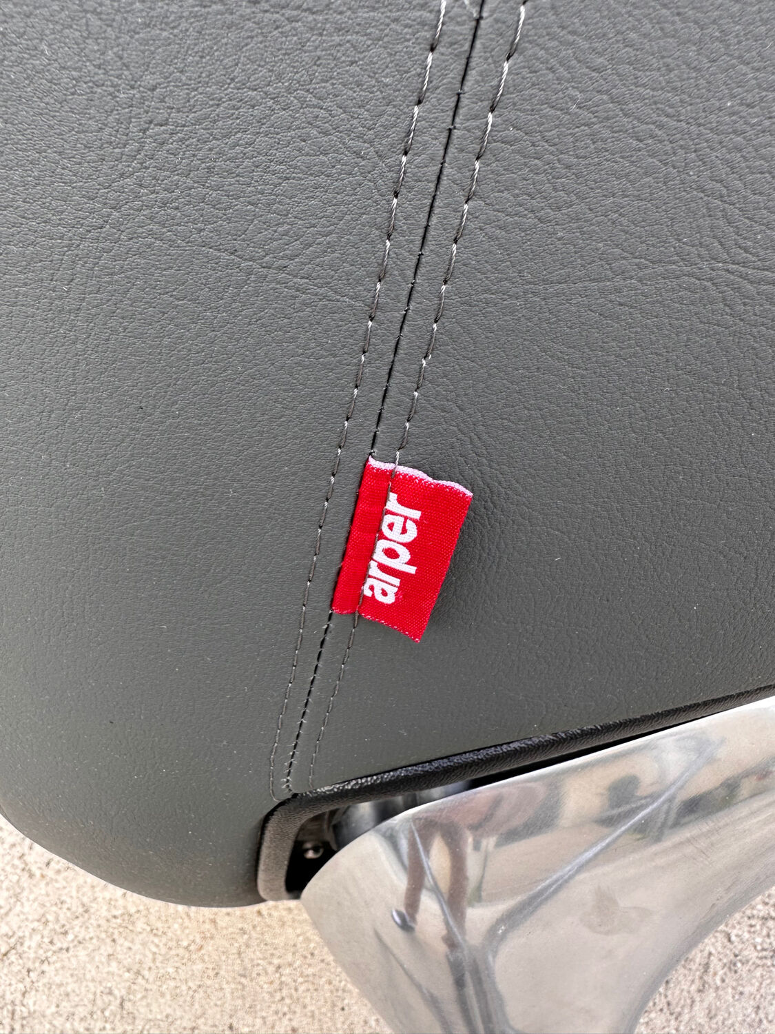 Lounge armchair arper catifa 60 leather grey 4 feet aluminum swivel