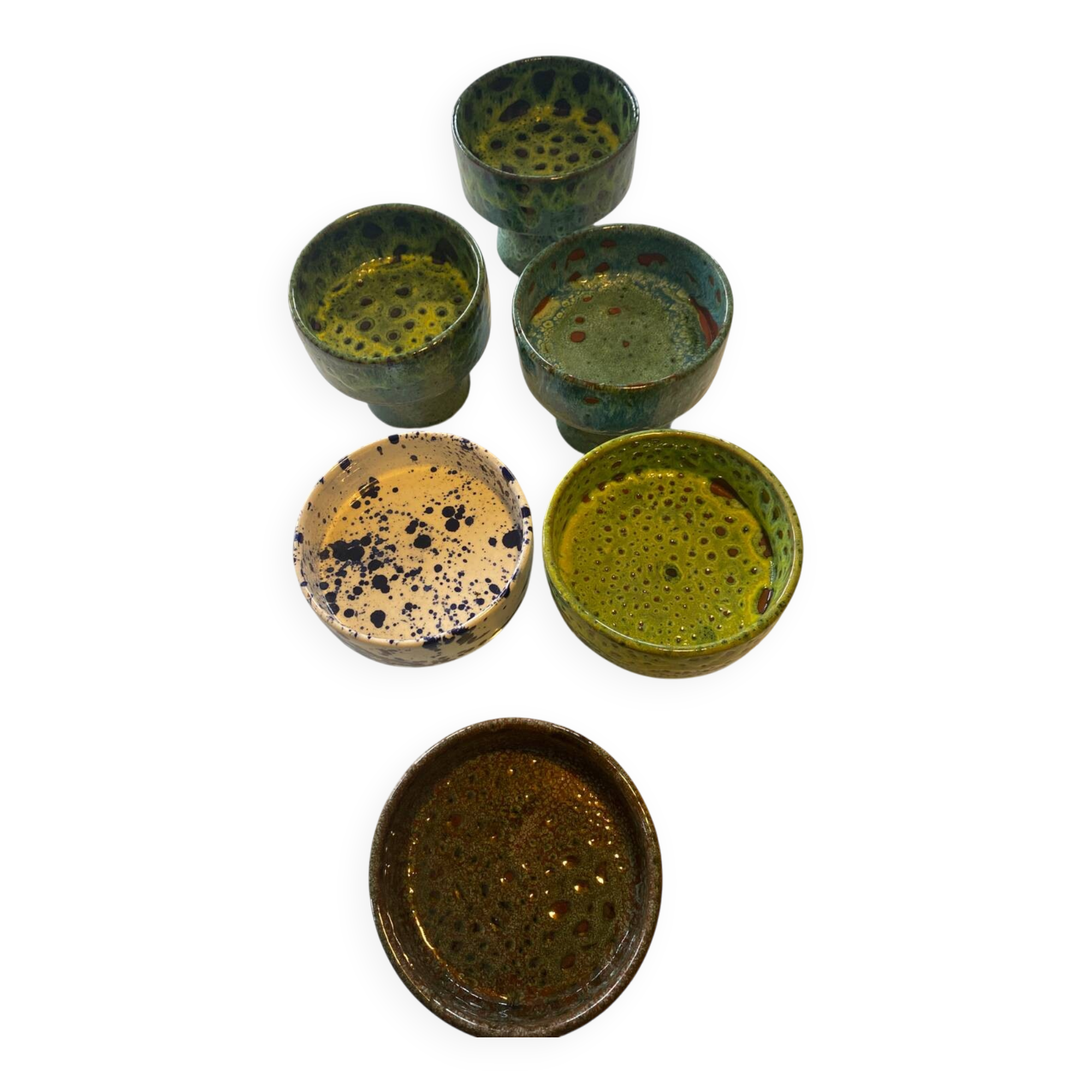 Ceramic footed bowls