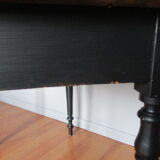 Farm table