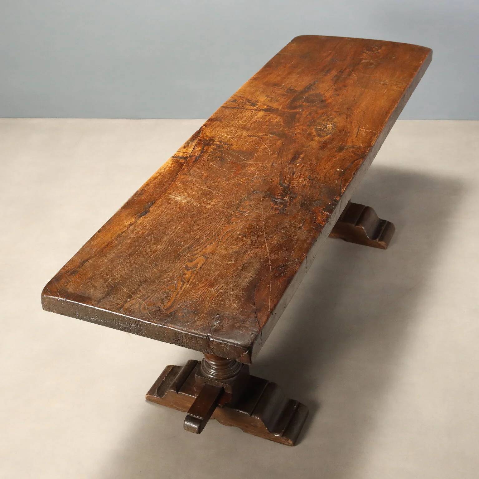 Table en châtaignier fin XIXe siècle