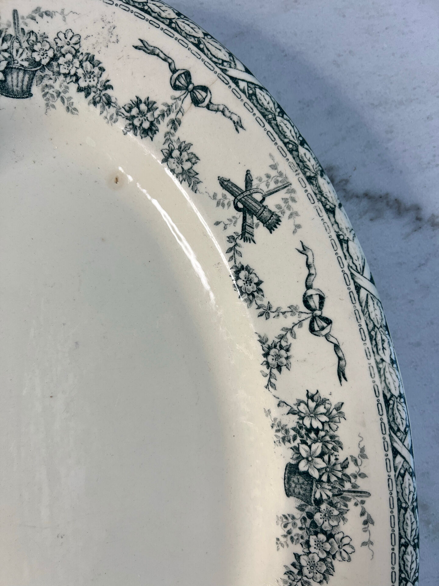 Grand plat ovale en terre de fer 41x27cm