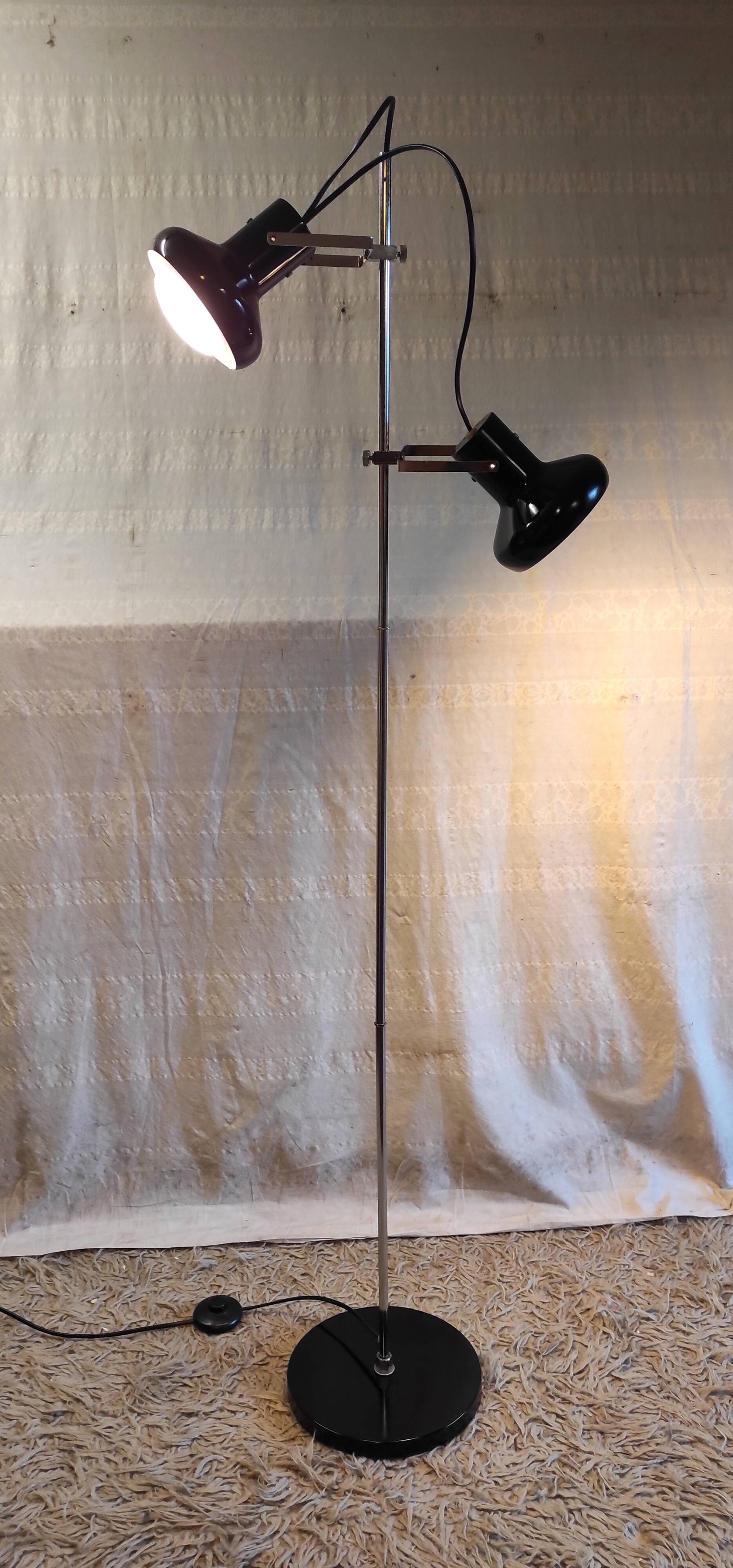 Floor lamp with 2 adjustable spotlights in chrome and black metal - 1960s/70s