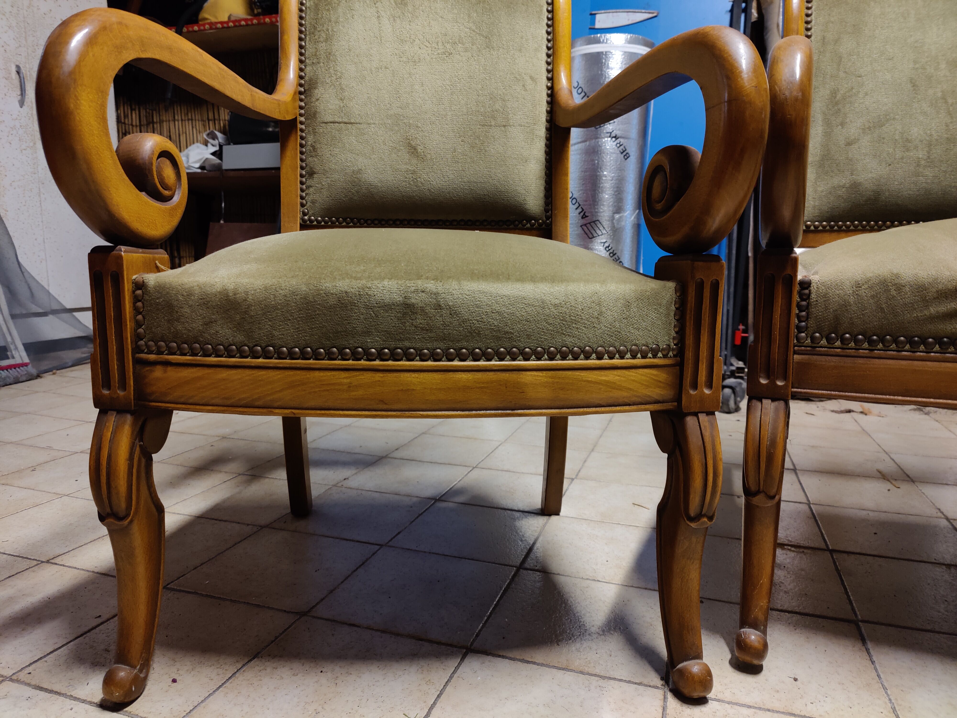 Louis Philippe style living room in walnut signed Grange, early 20th century