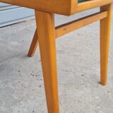 Light wood bridge armchair