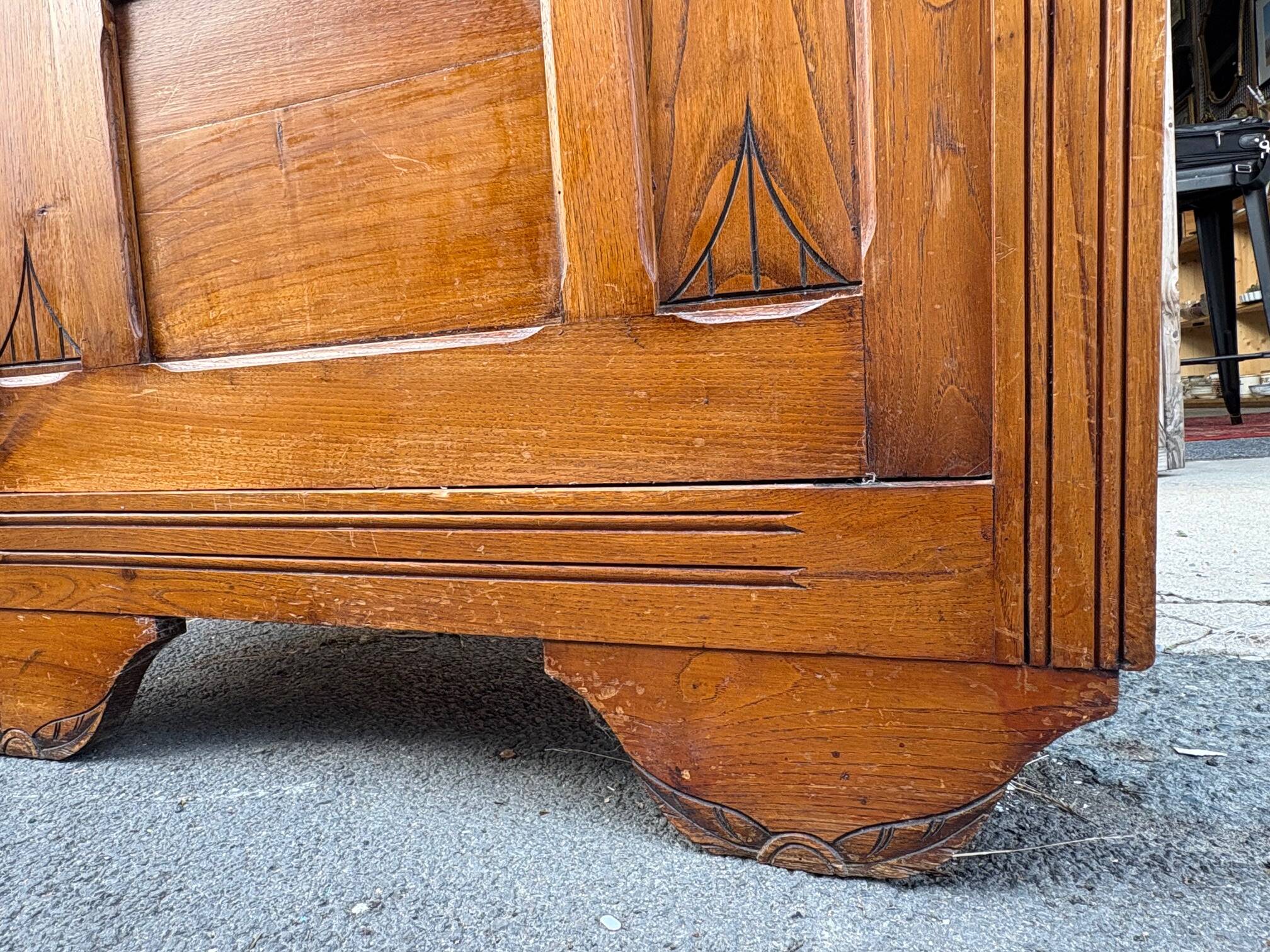 /Art Deco wardrobe with mirror in carved solid oak from the 20s/30s
