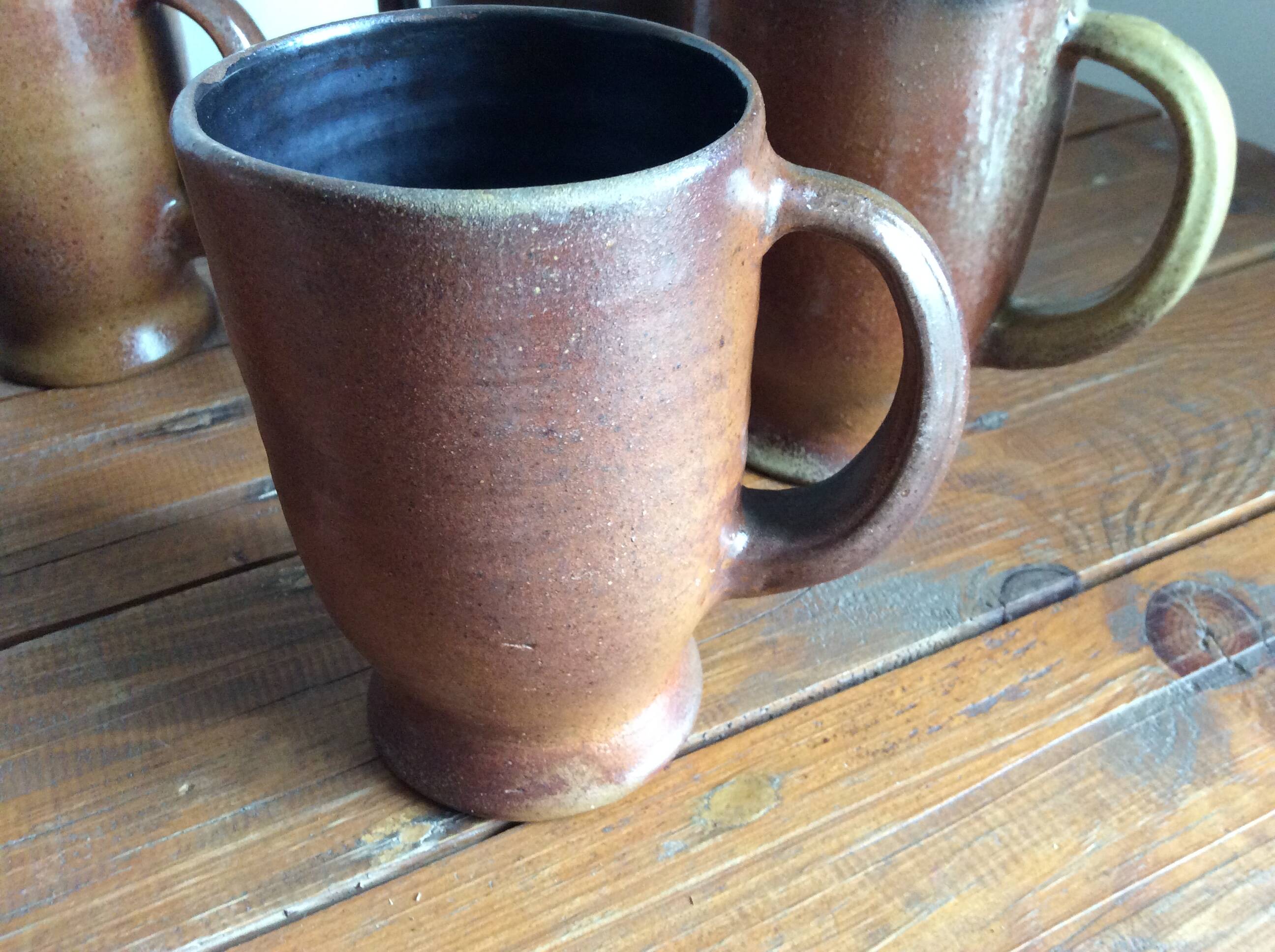 6 stoneware mugs