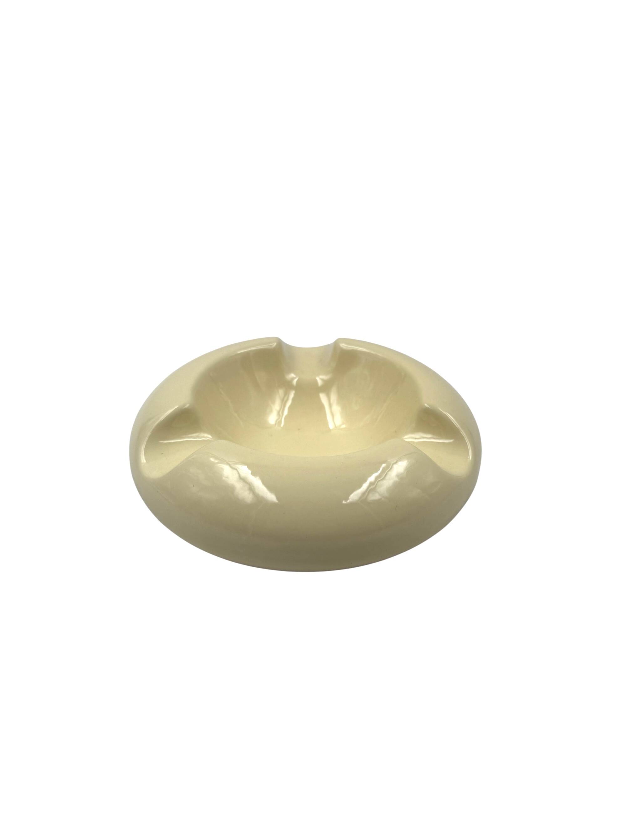 Space age cream ceramic ashtray, Sicart Italy 1970s