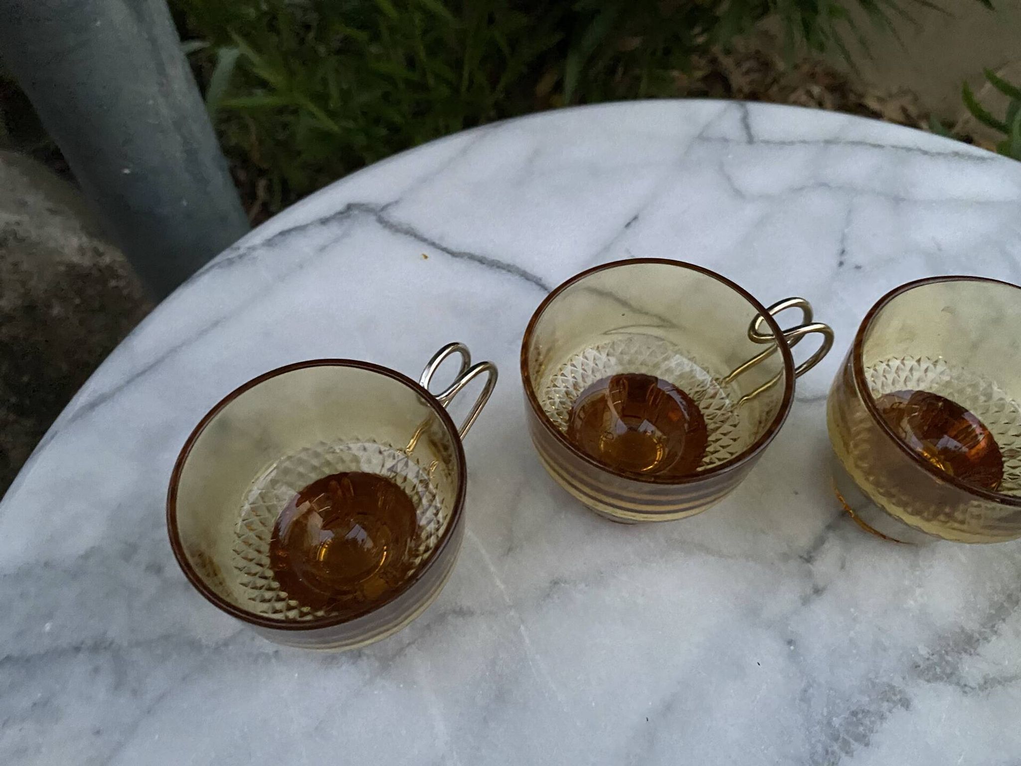 Set of 4 vintage amber glass and chrome metal cups – 1970s