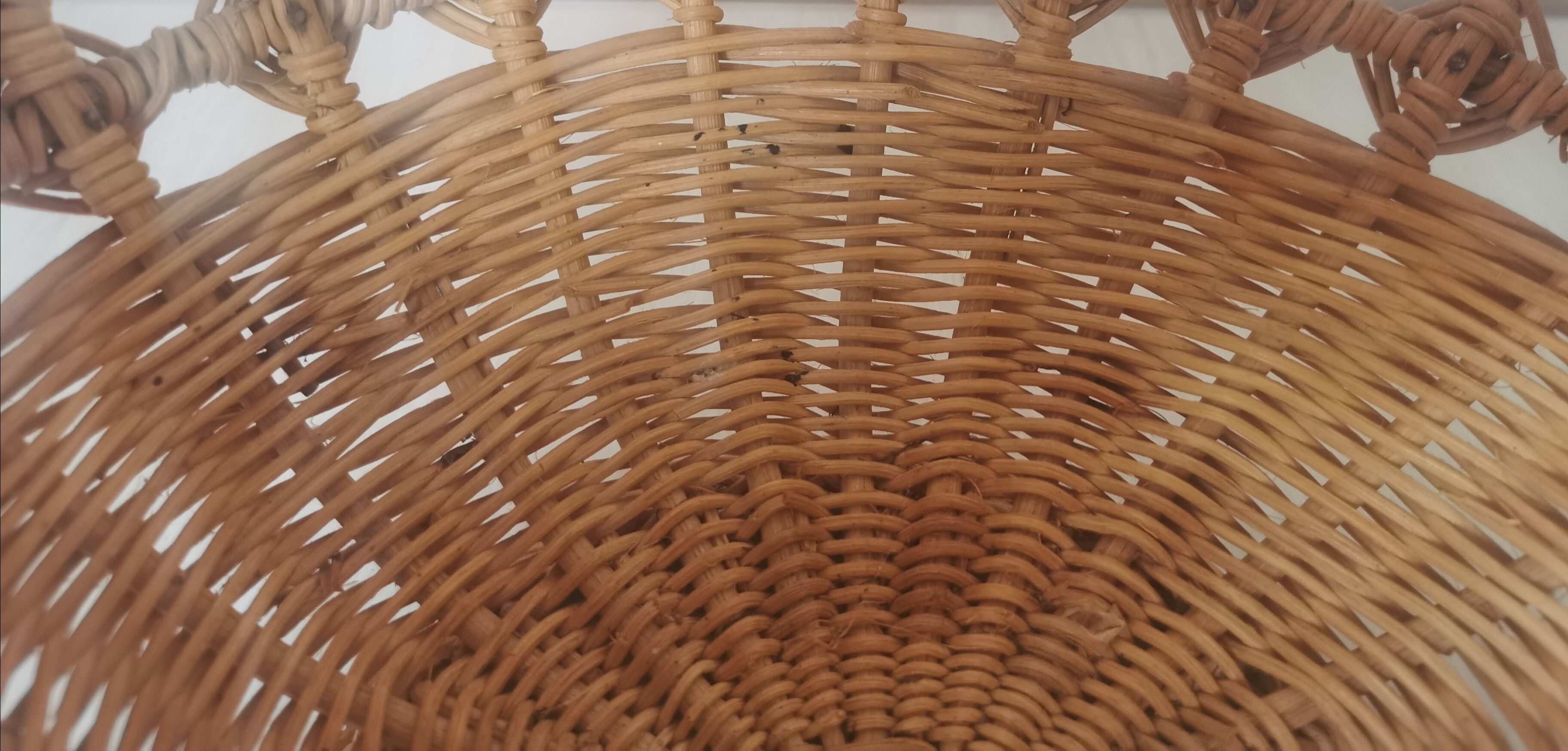 Wicker braided basket