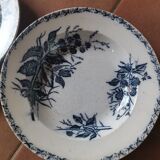 Set of 4 vintage iron earth plates Badonvillier ripe model