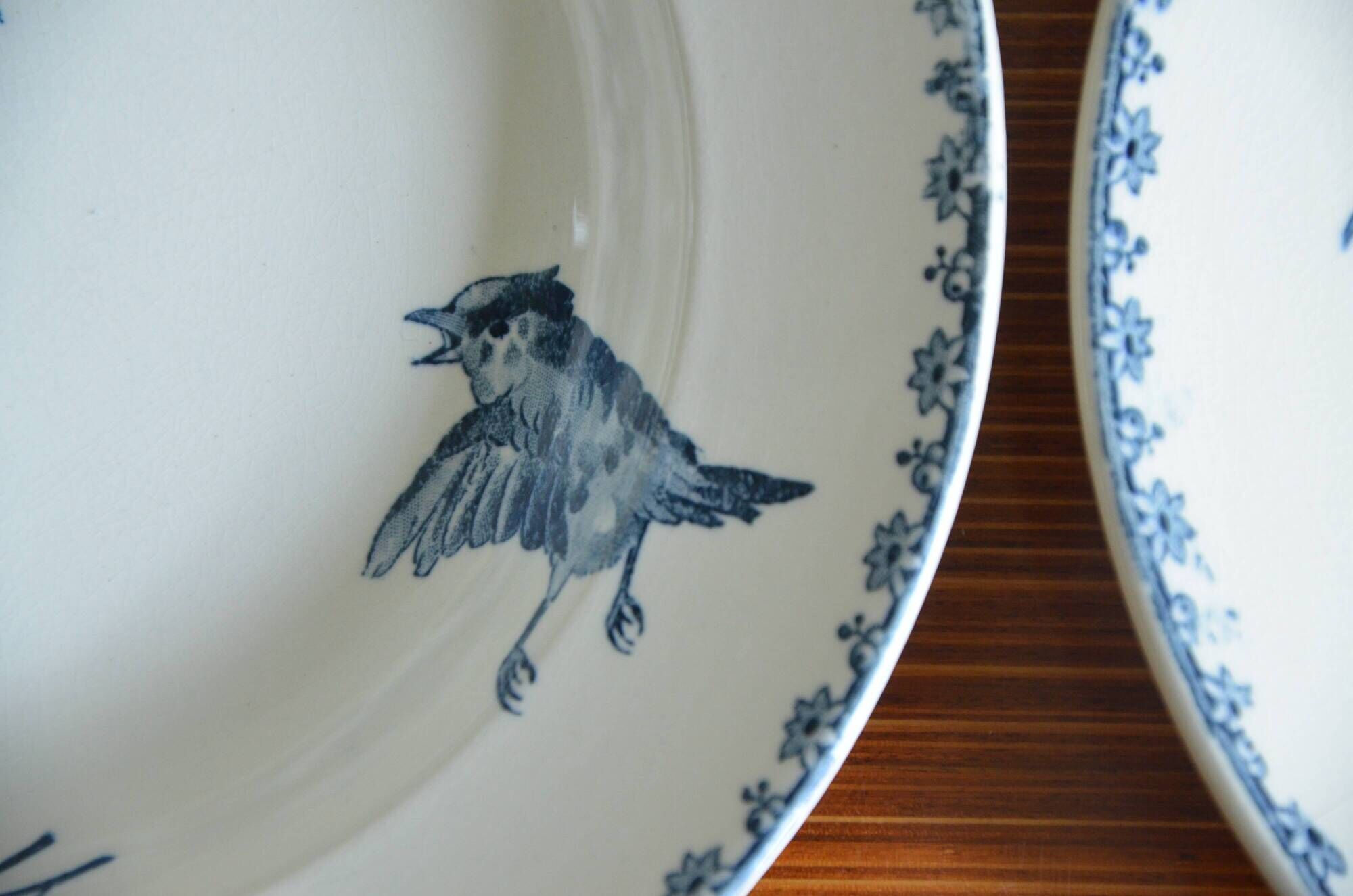 Lot of 2 hollow plates Sarreguemines, Favorite collection