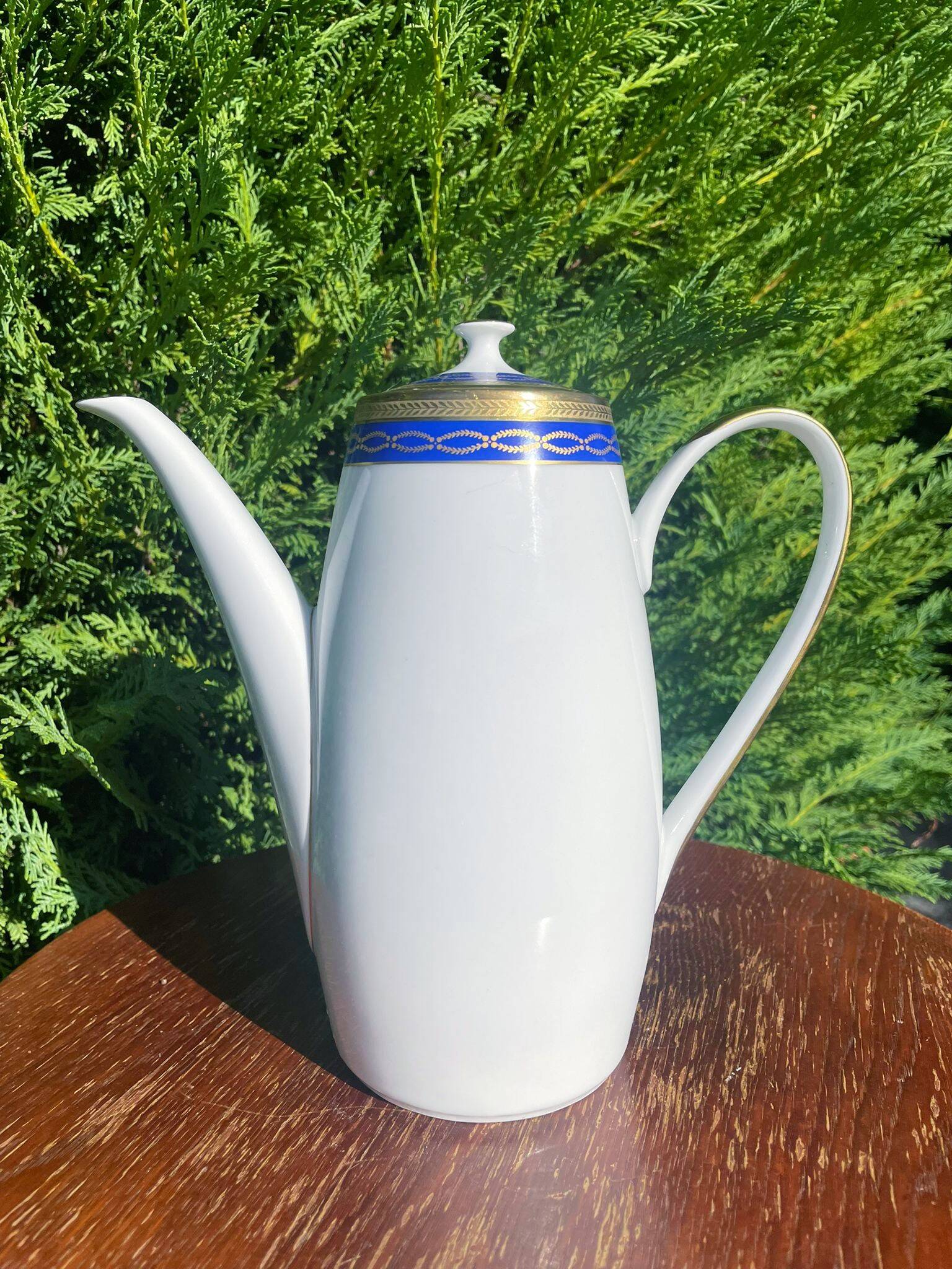 Porcelain teapot / Czech Republic