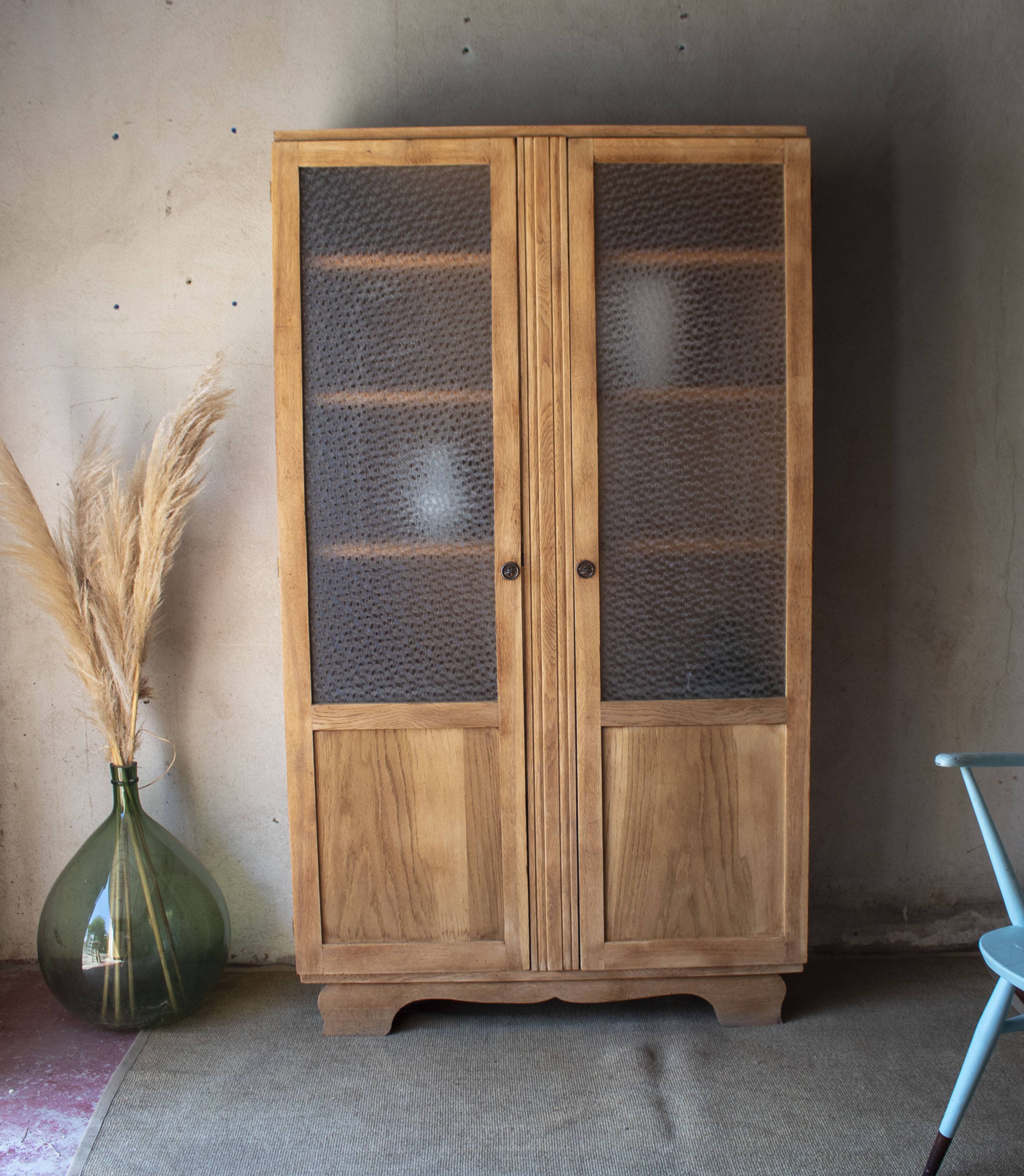 Parisian glass cabinet / Display cabinet