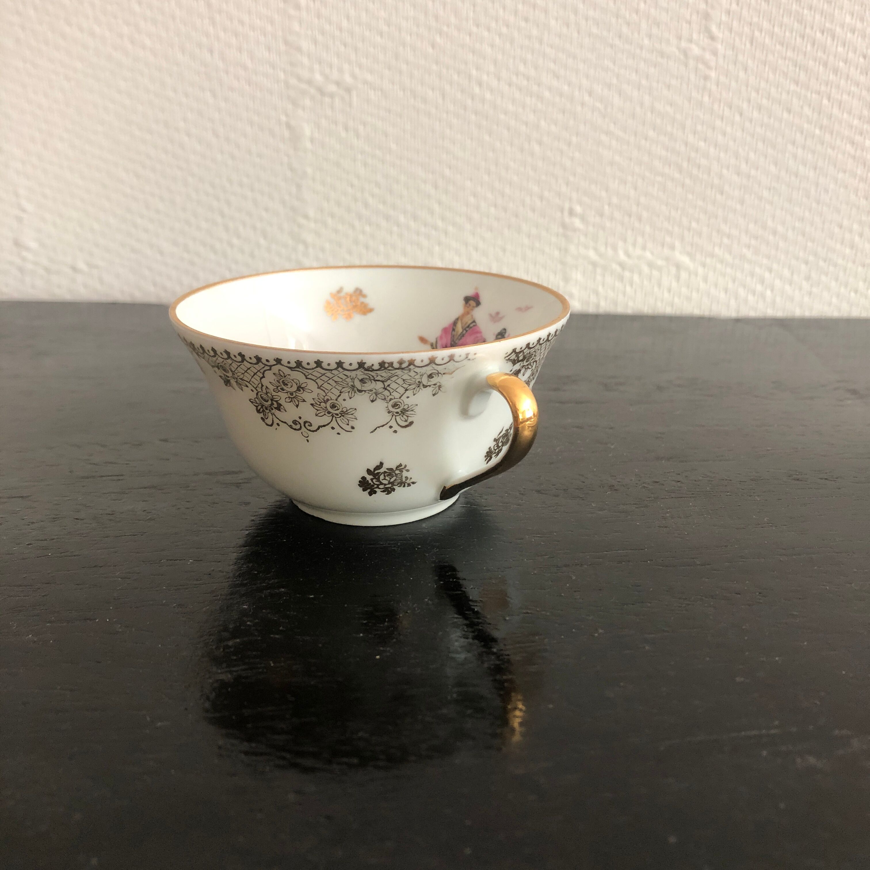 Porcelain cups