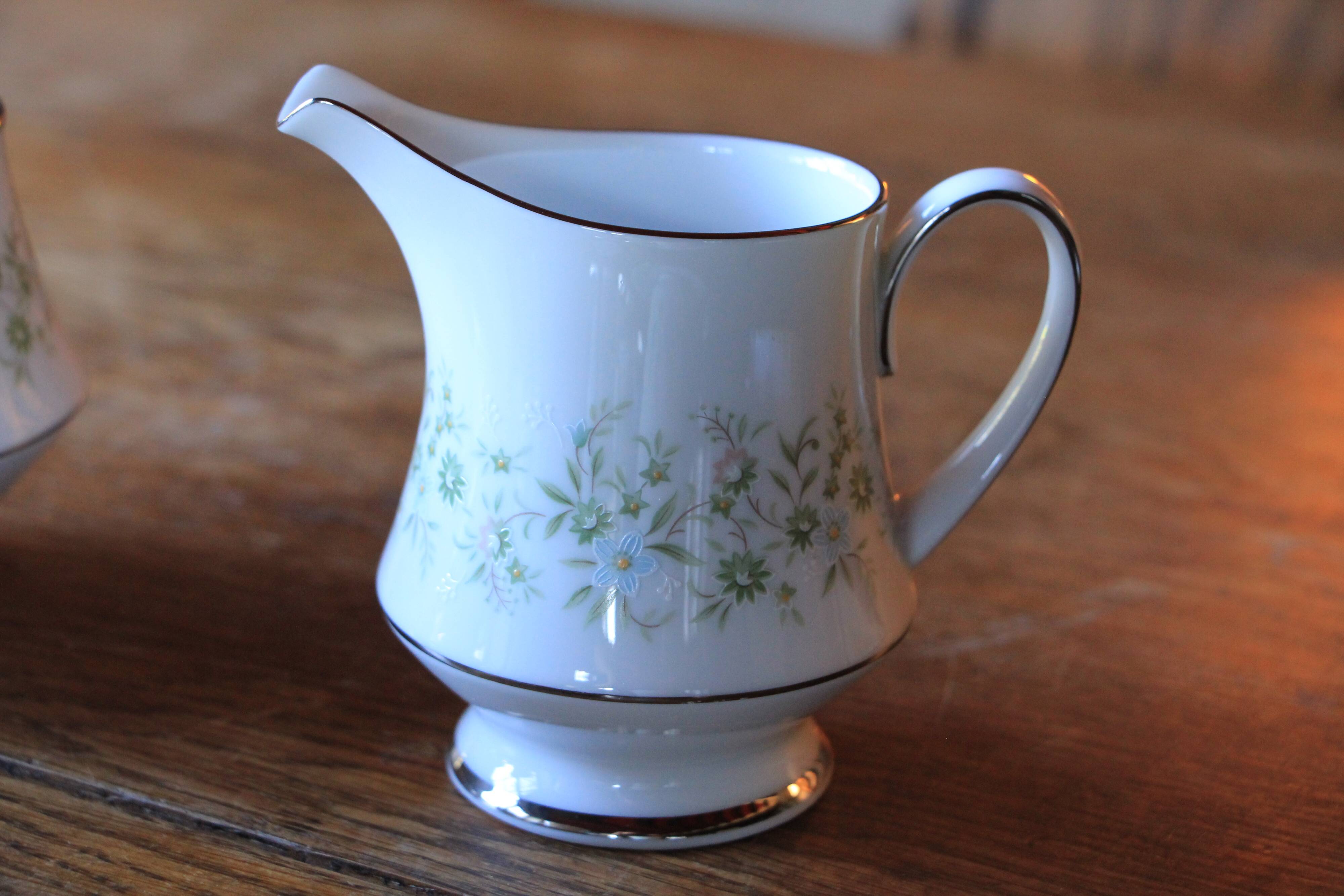 Noritake milk jug in fine porcelain from Japan.