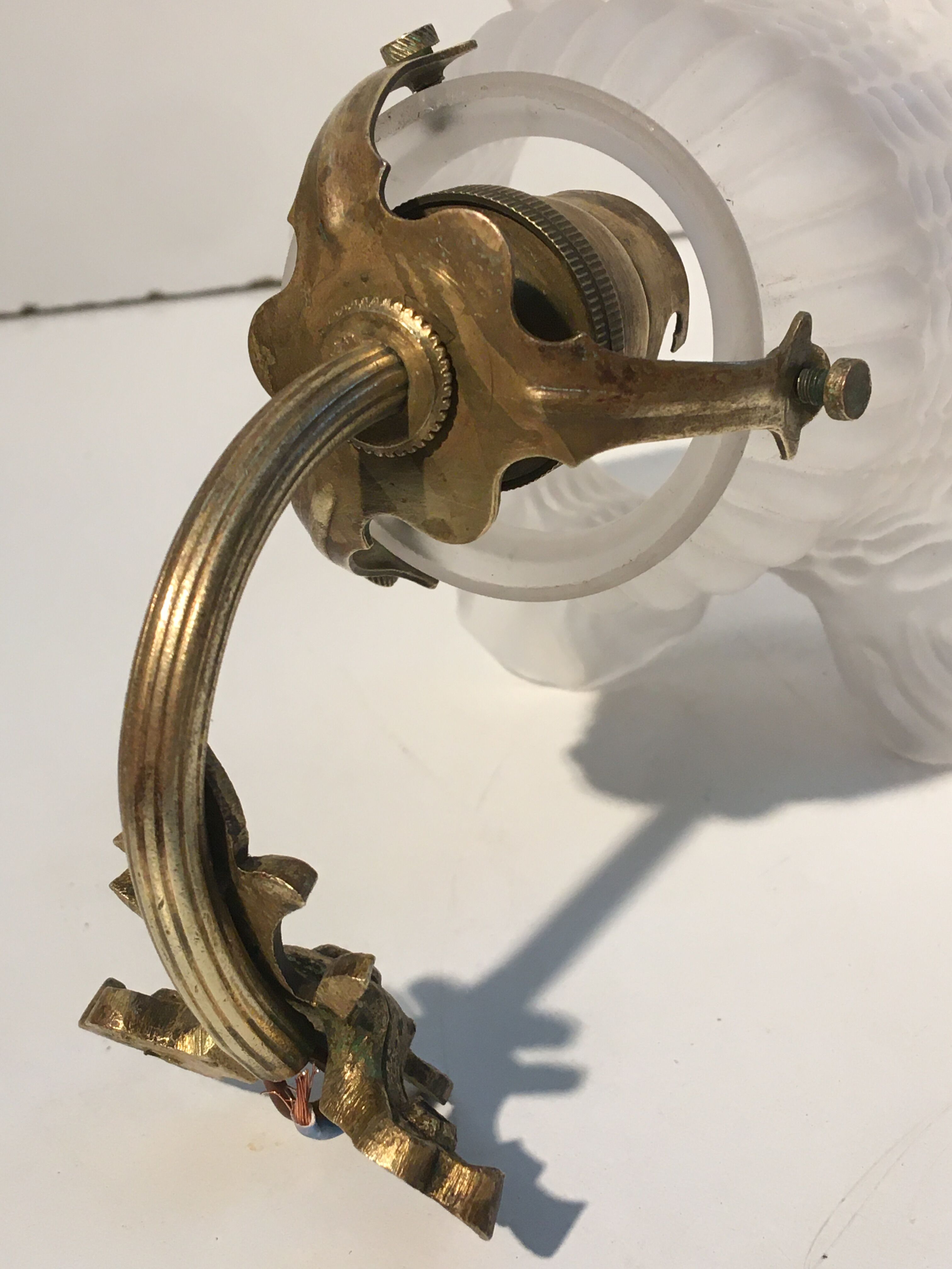 Brass Art Deco tulip sconce
