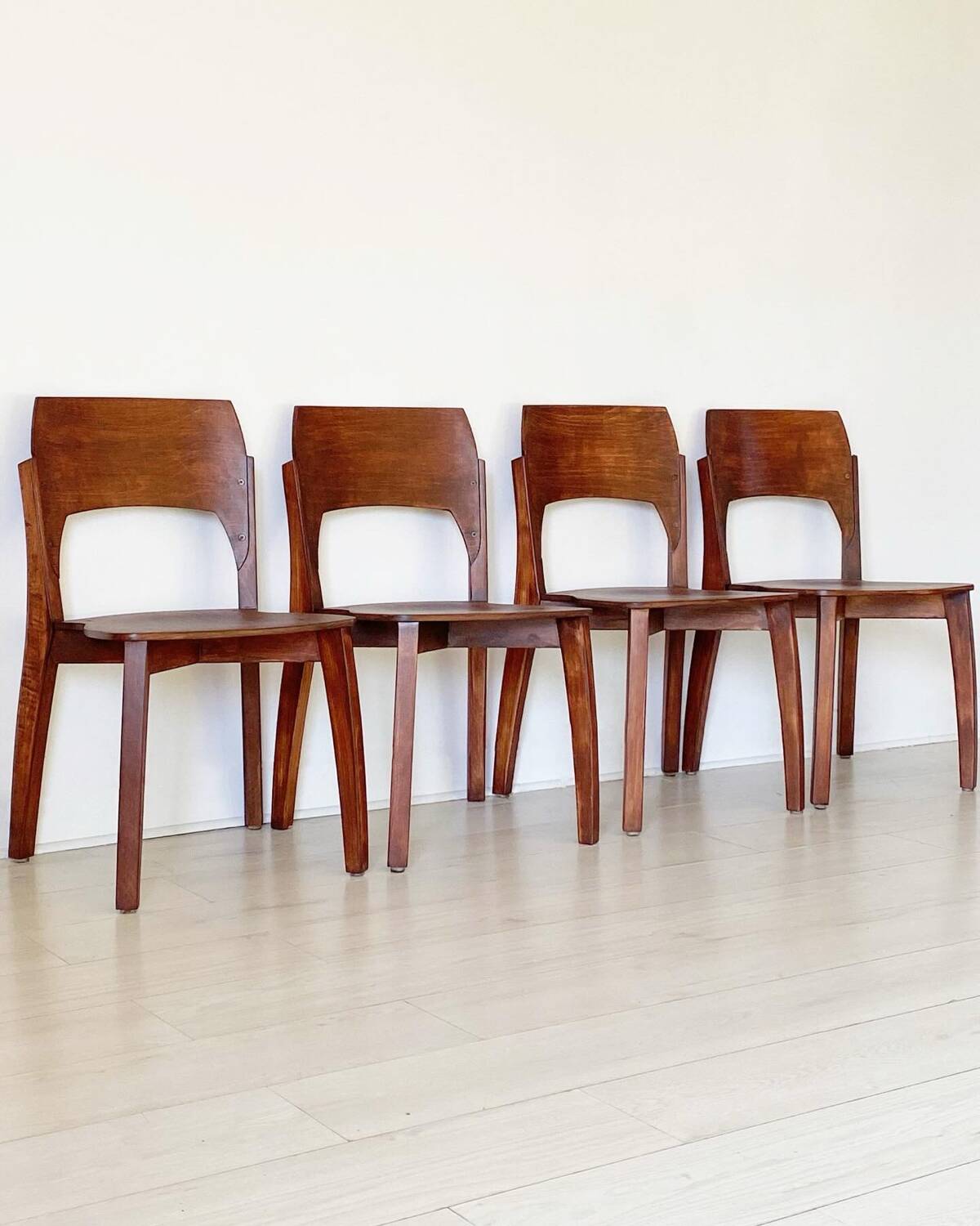4 mahogany wooden chairs