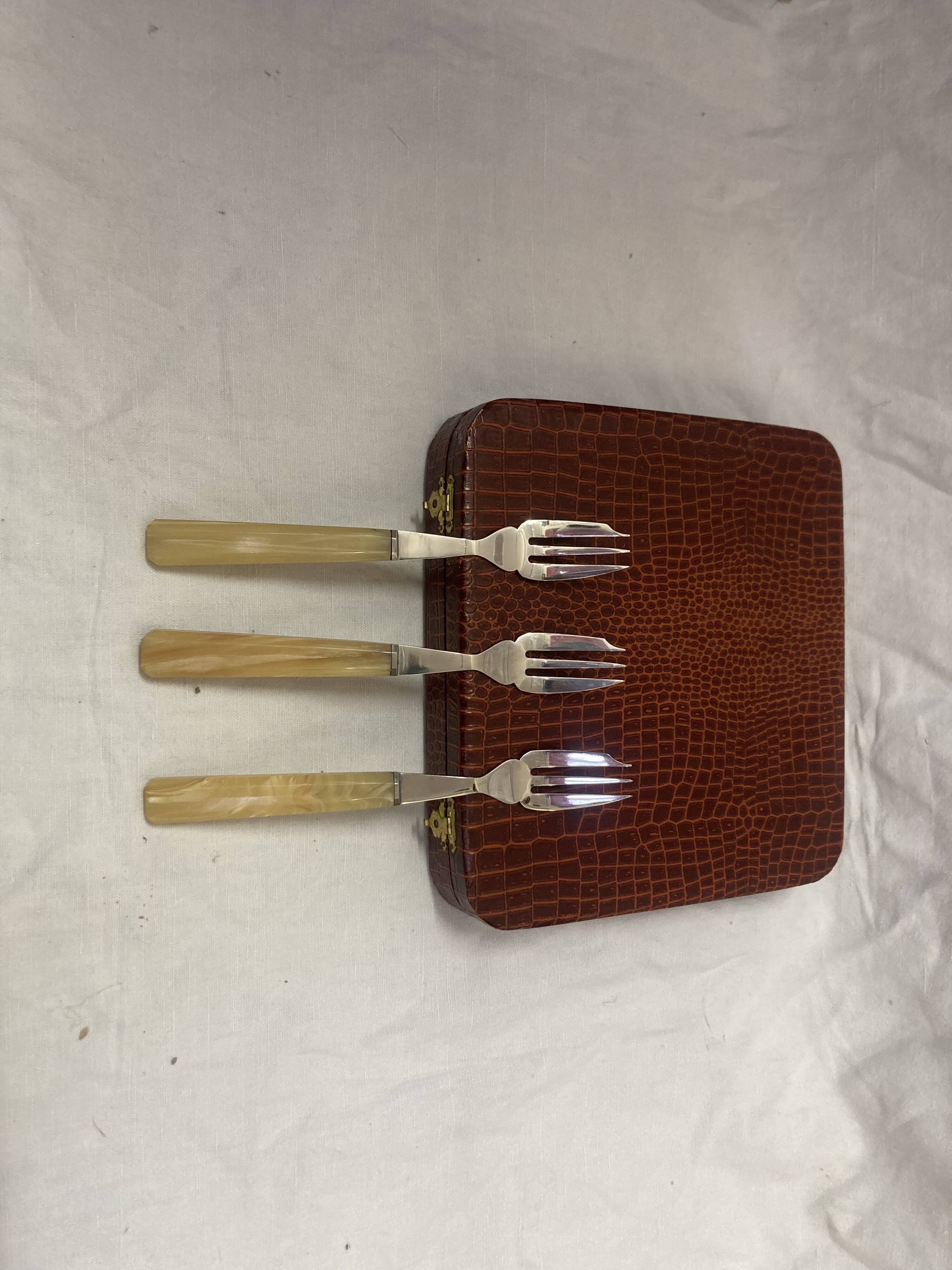 12 cake forks
