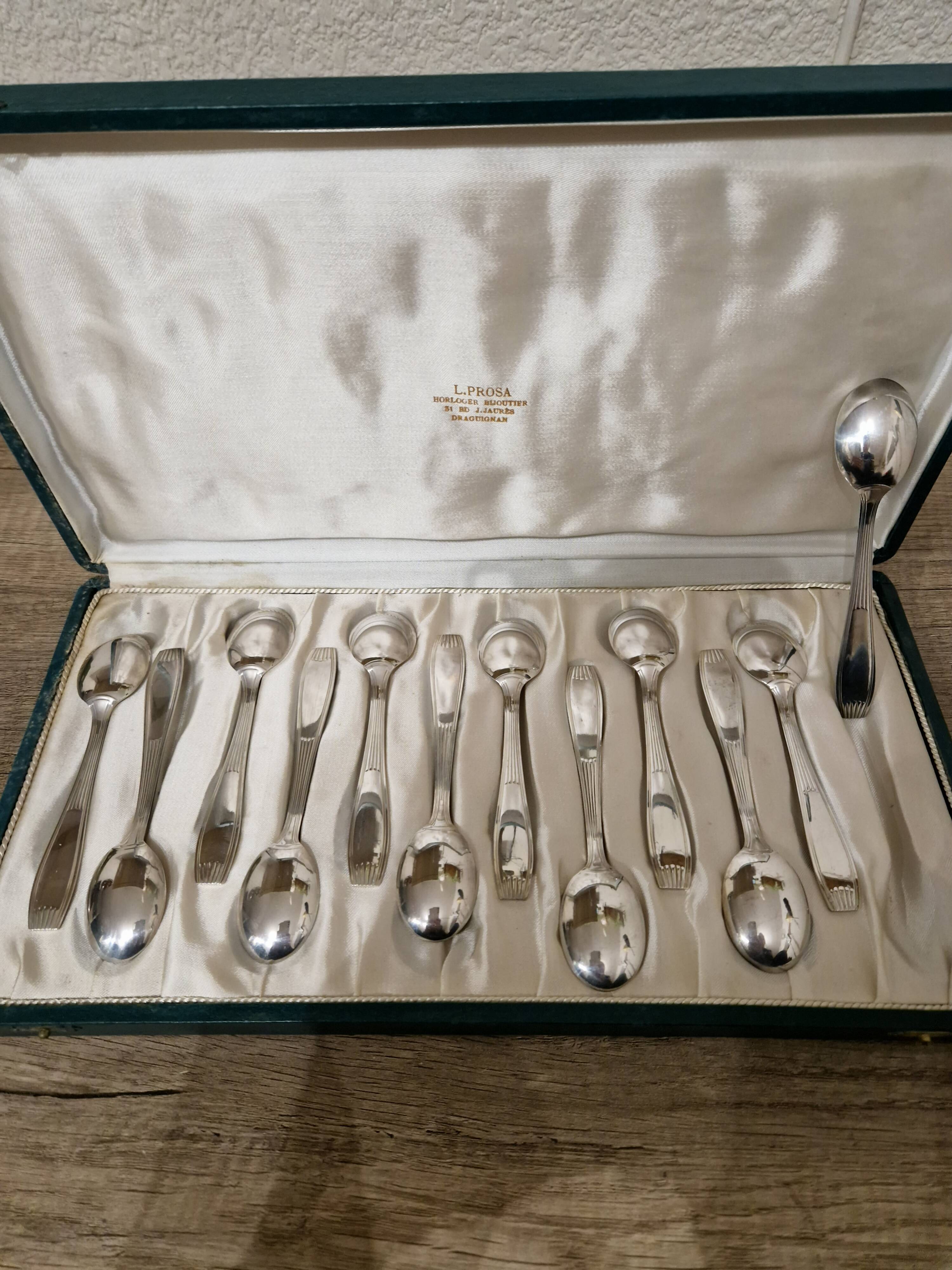 small ice cream spoons