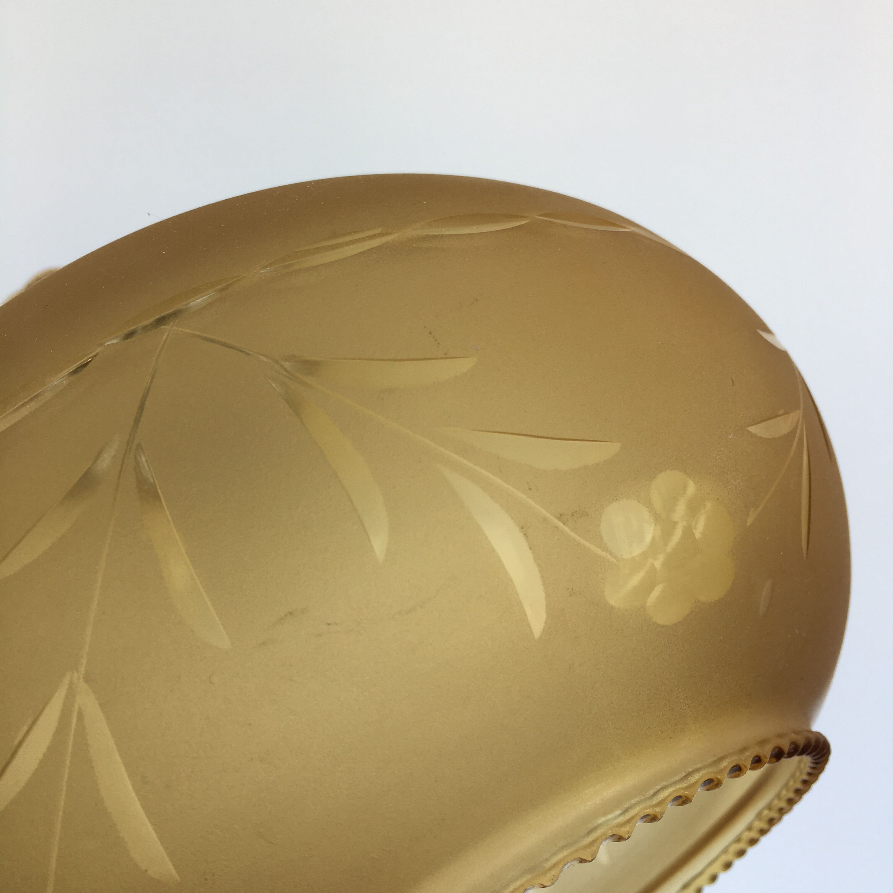 Vintage hanging lamp in frosted glass and floral prints