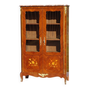 vitrine de style louis