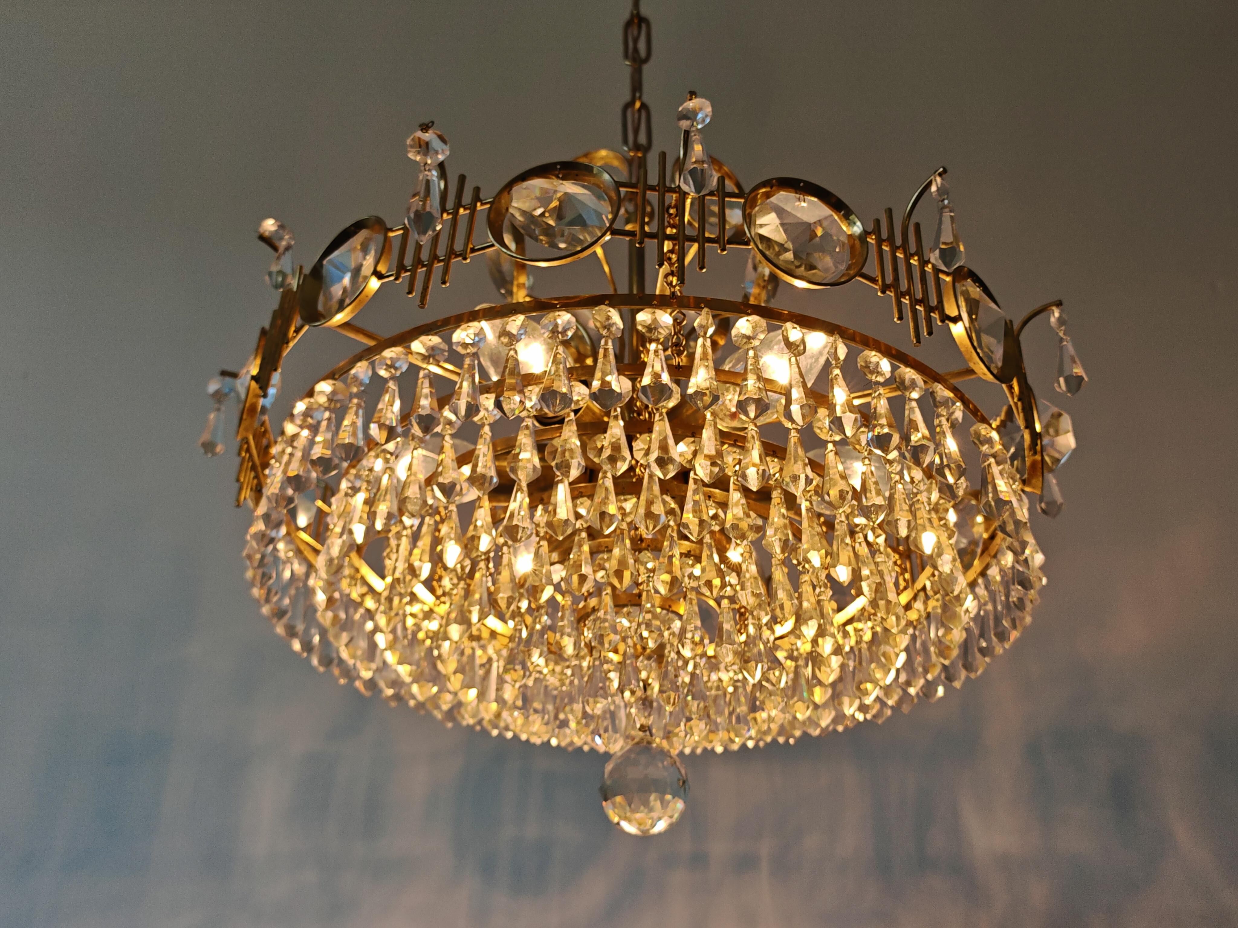 Crystal brass chandelier with 7 levels, attributed to Palwa, 1970s.
