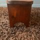 Petit tabouret ou repose pied en bois