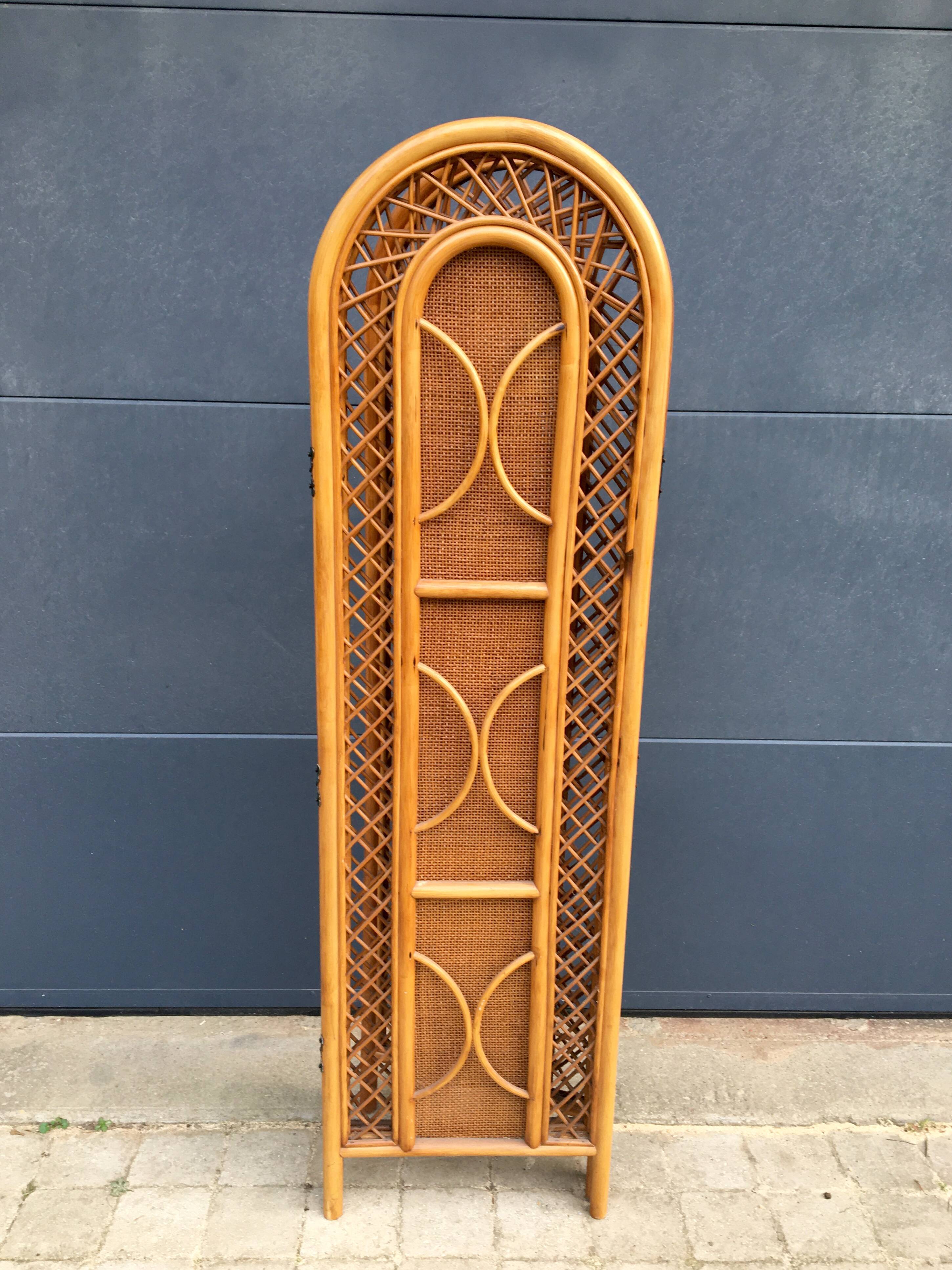 Wicker and rattan screen