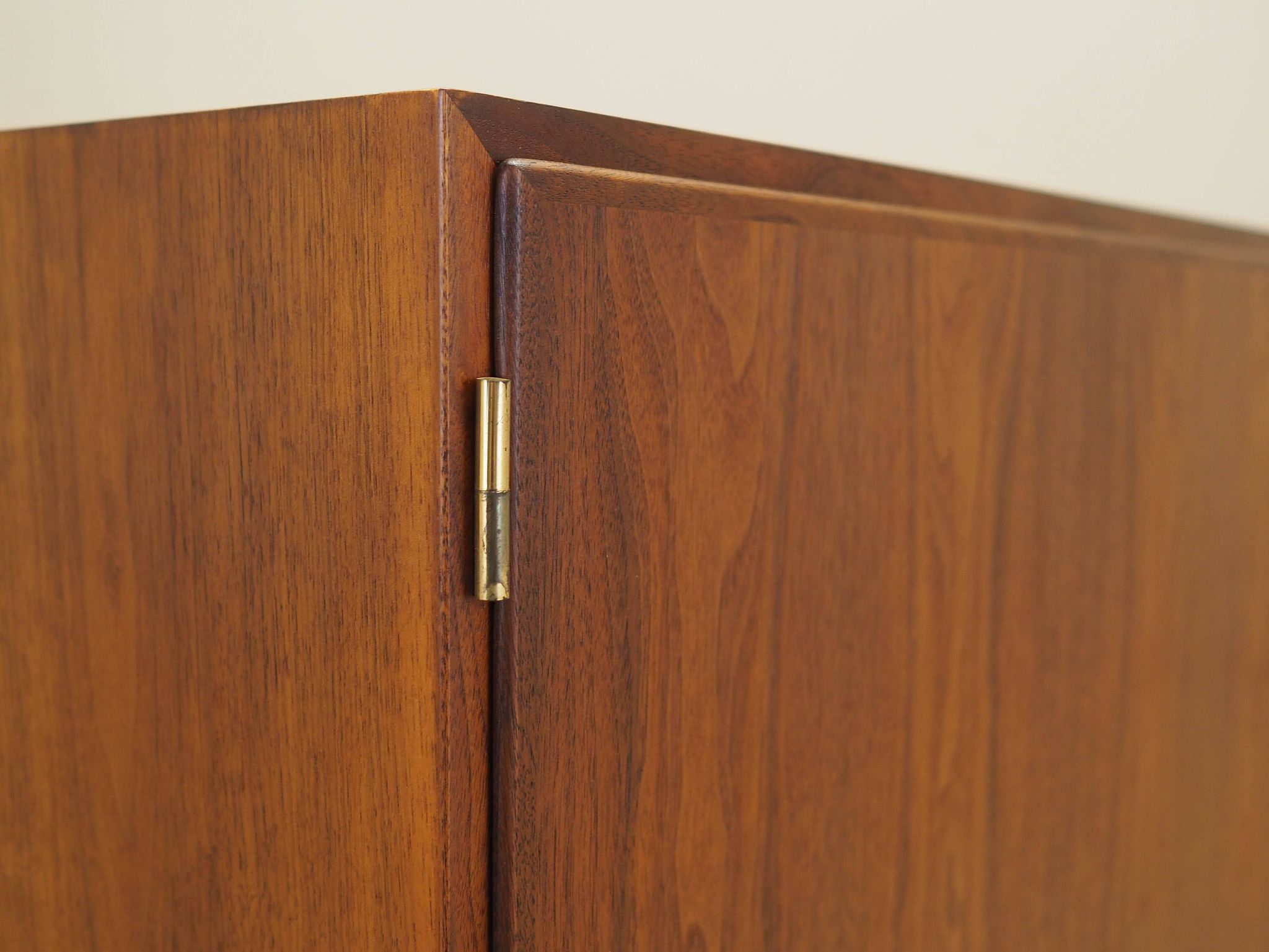 Walnut cabinet, Danish design, 1970s, designer: Carlo Jensen, manufacturer: