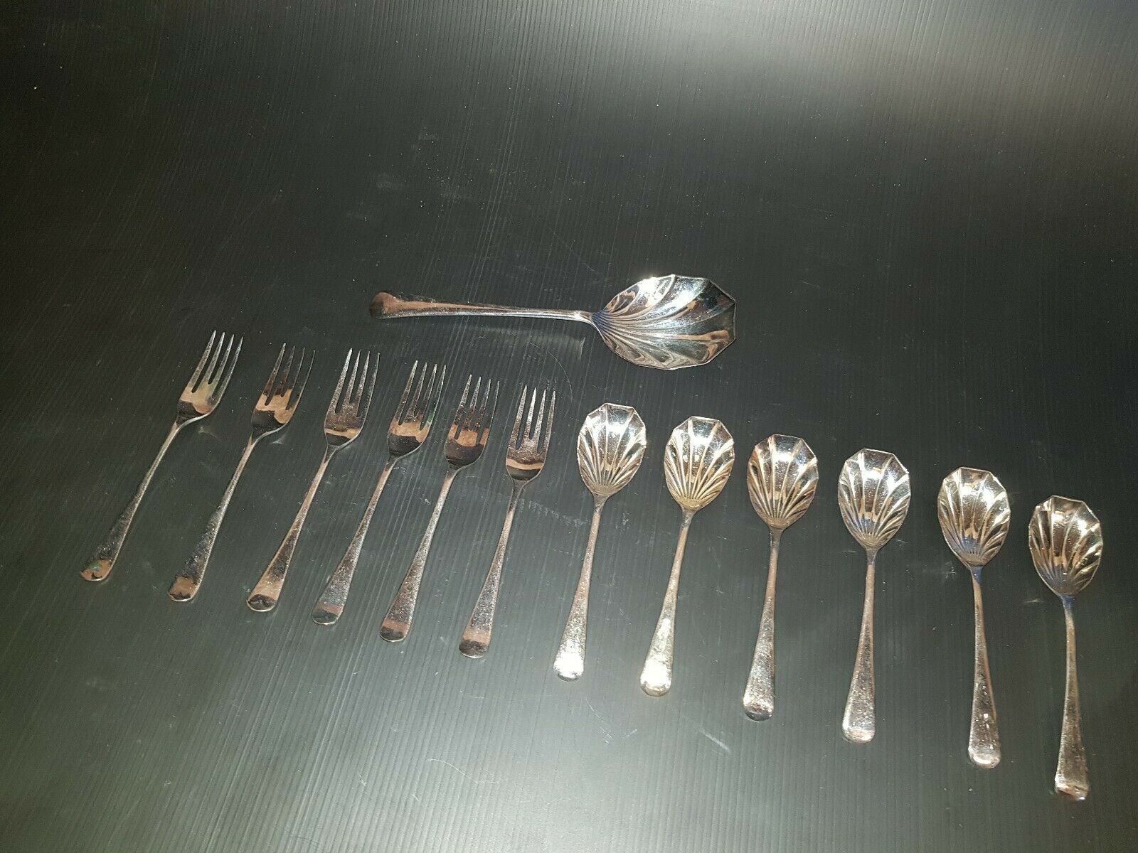 Ménagère en argent massif du XIVème siècle