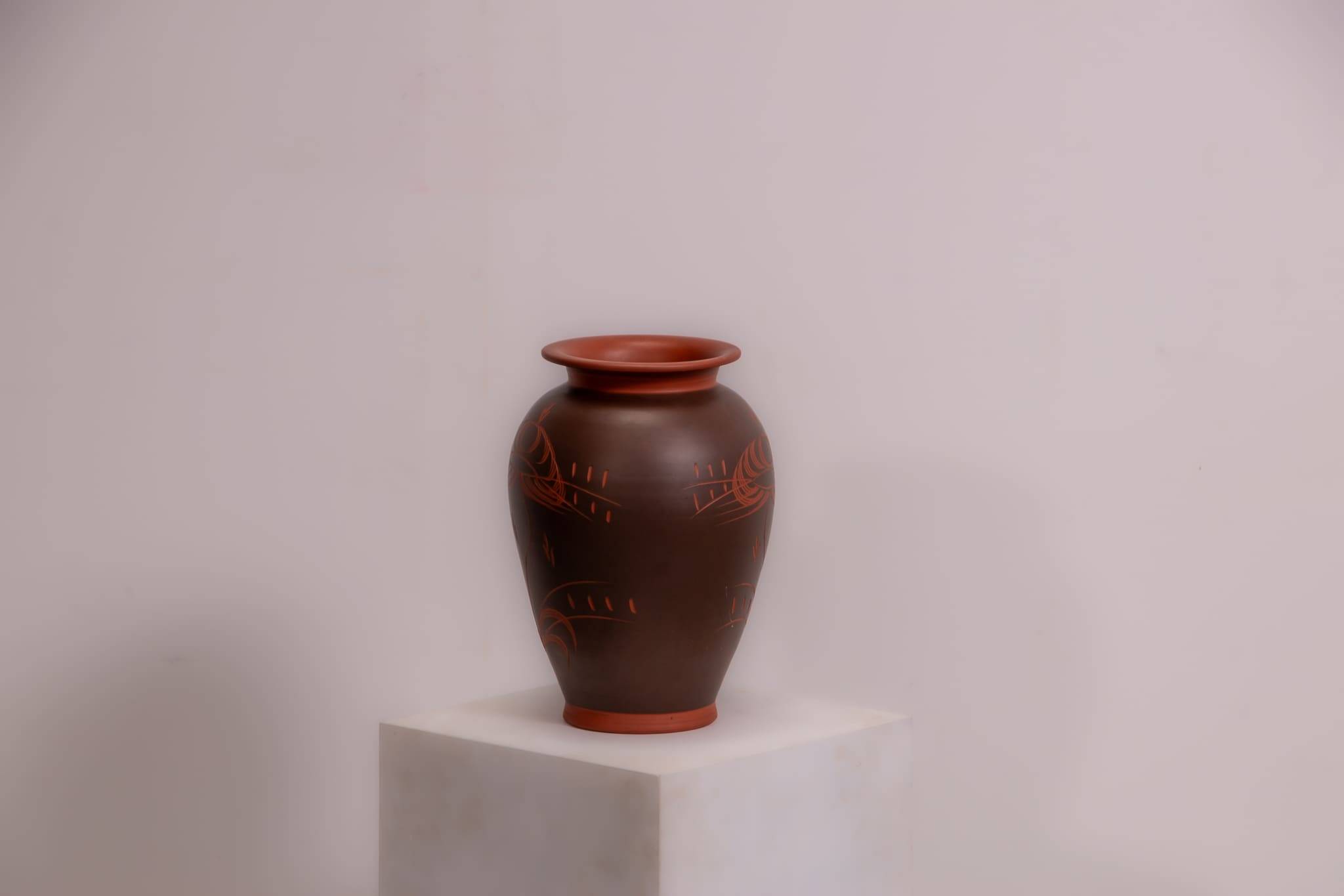 Vase design floral Eiwa vers 1970