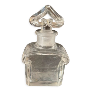 flacon de parfum en cristal
